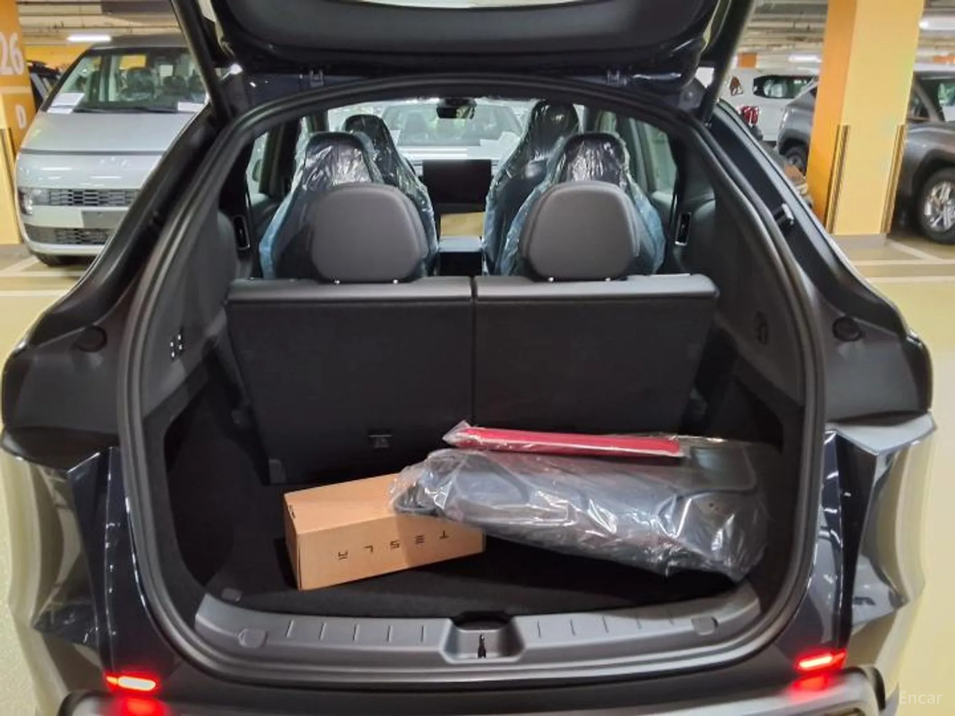 Tesla Model Y превью 14