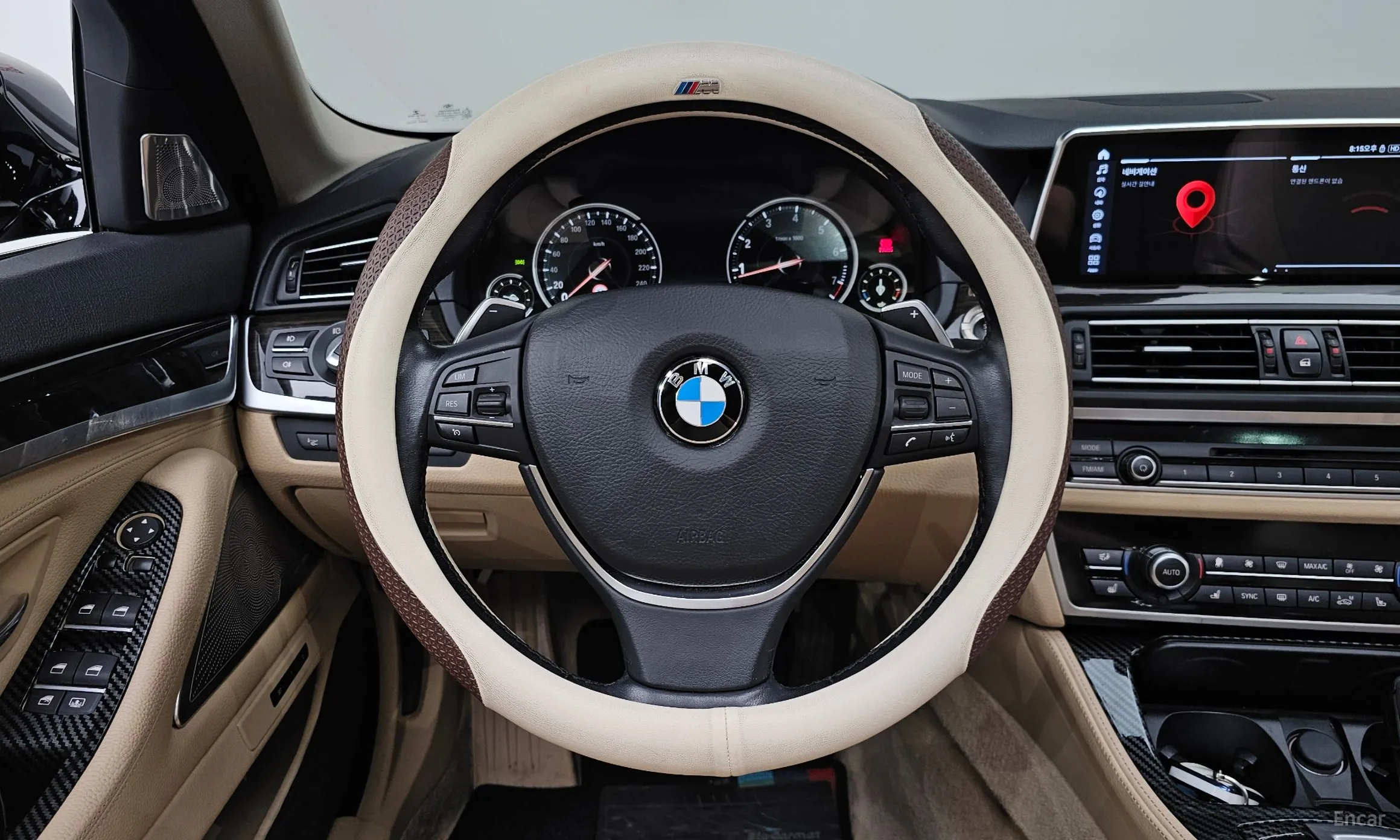 BMW 5 Series (F10) превью 13