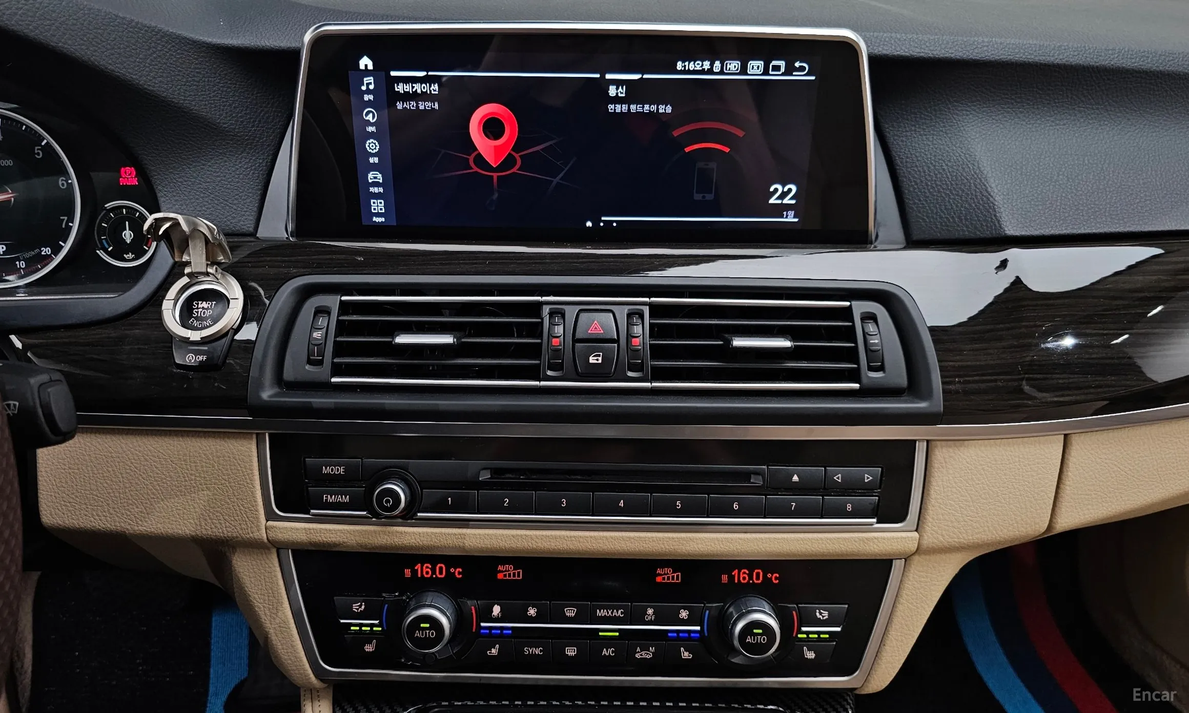 BMW 5 Series (F10) превью 14