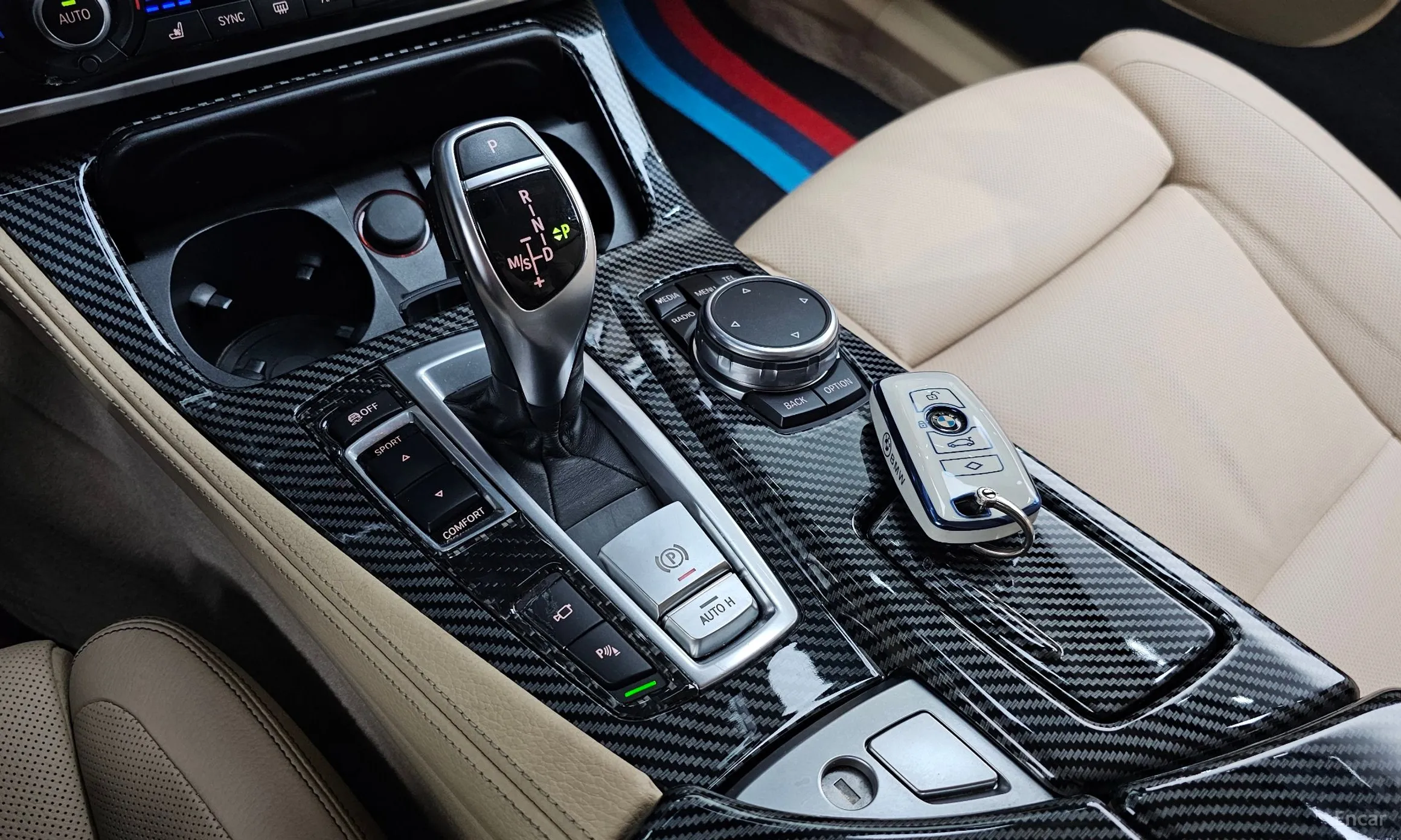 BMW 5 Series (F10) превью 9