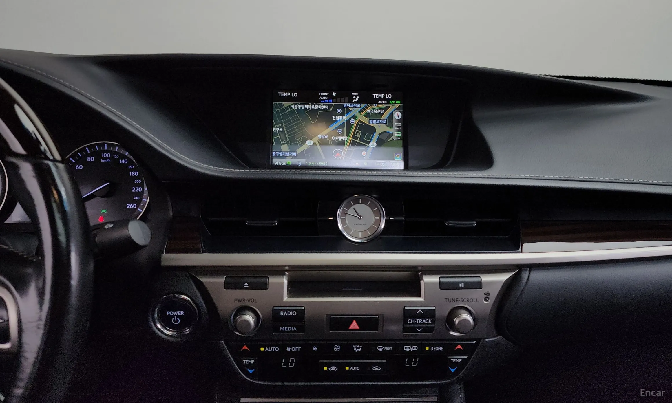 Lexus New ES300h превью 12