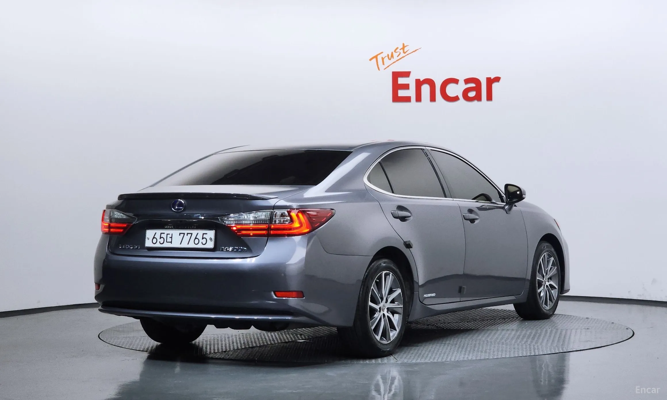 Lexus New ES300h превью 2
