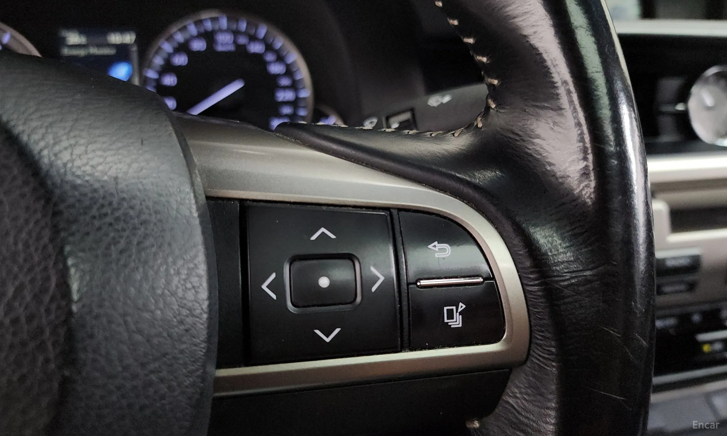 Lexus New ES300h превью 17