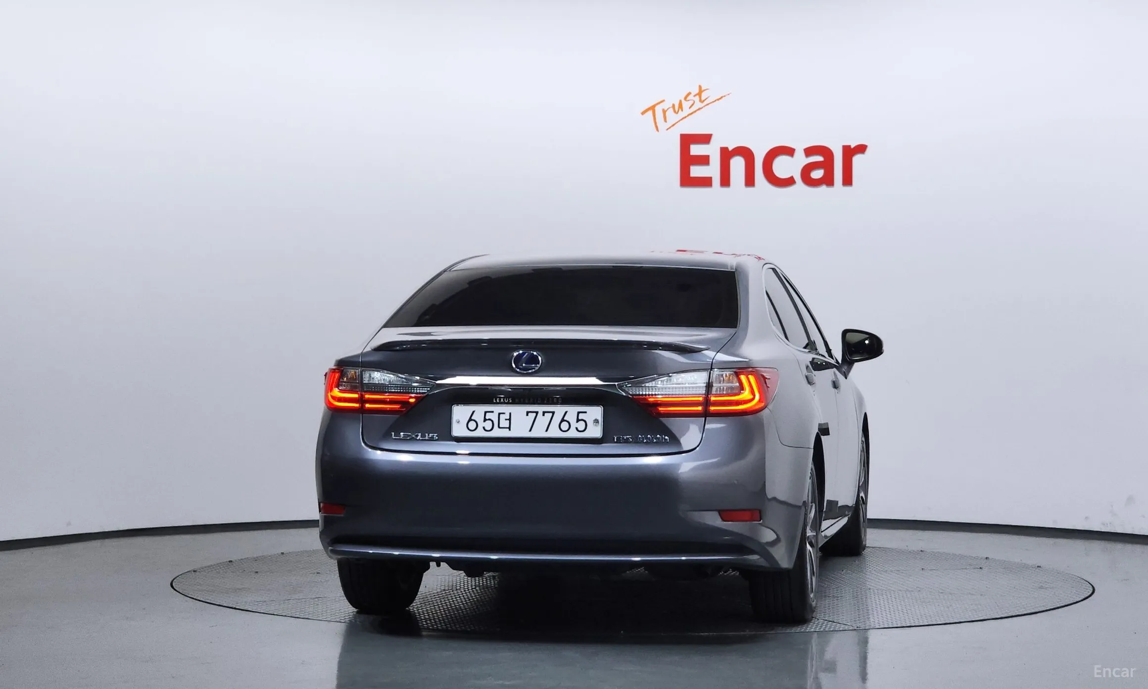 Lexus New ES300h превью 4