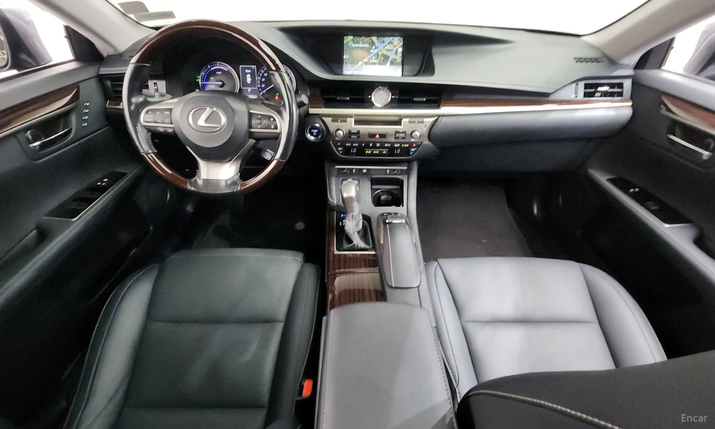 Lexus New ES300h превью 7