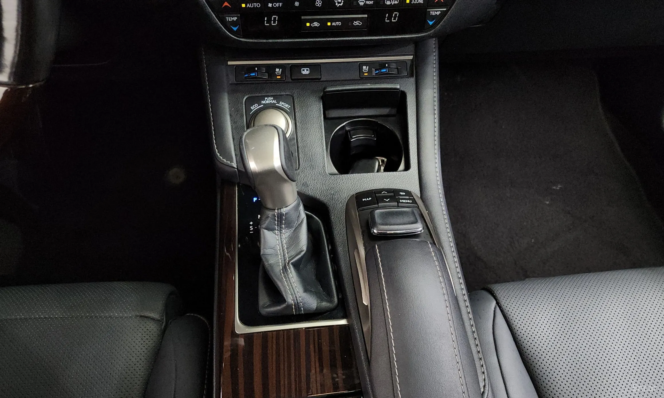 Lexus New ES300h превью 9