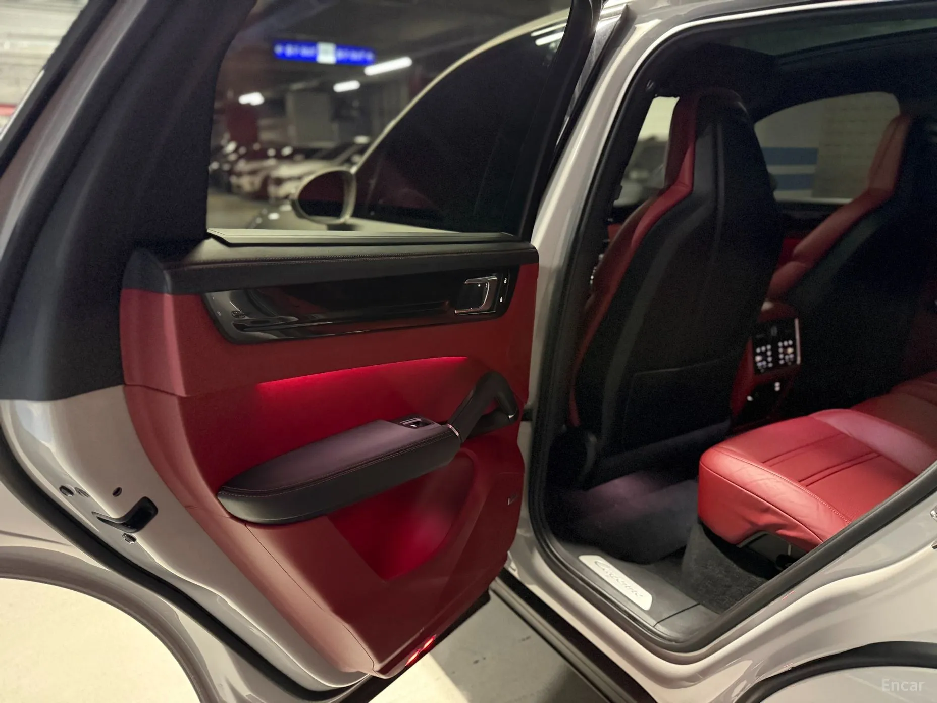 Porsche Cayenne (PO536) превью 11