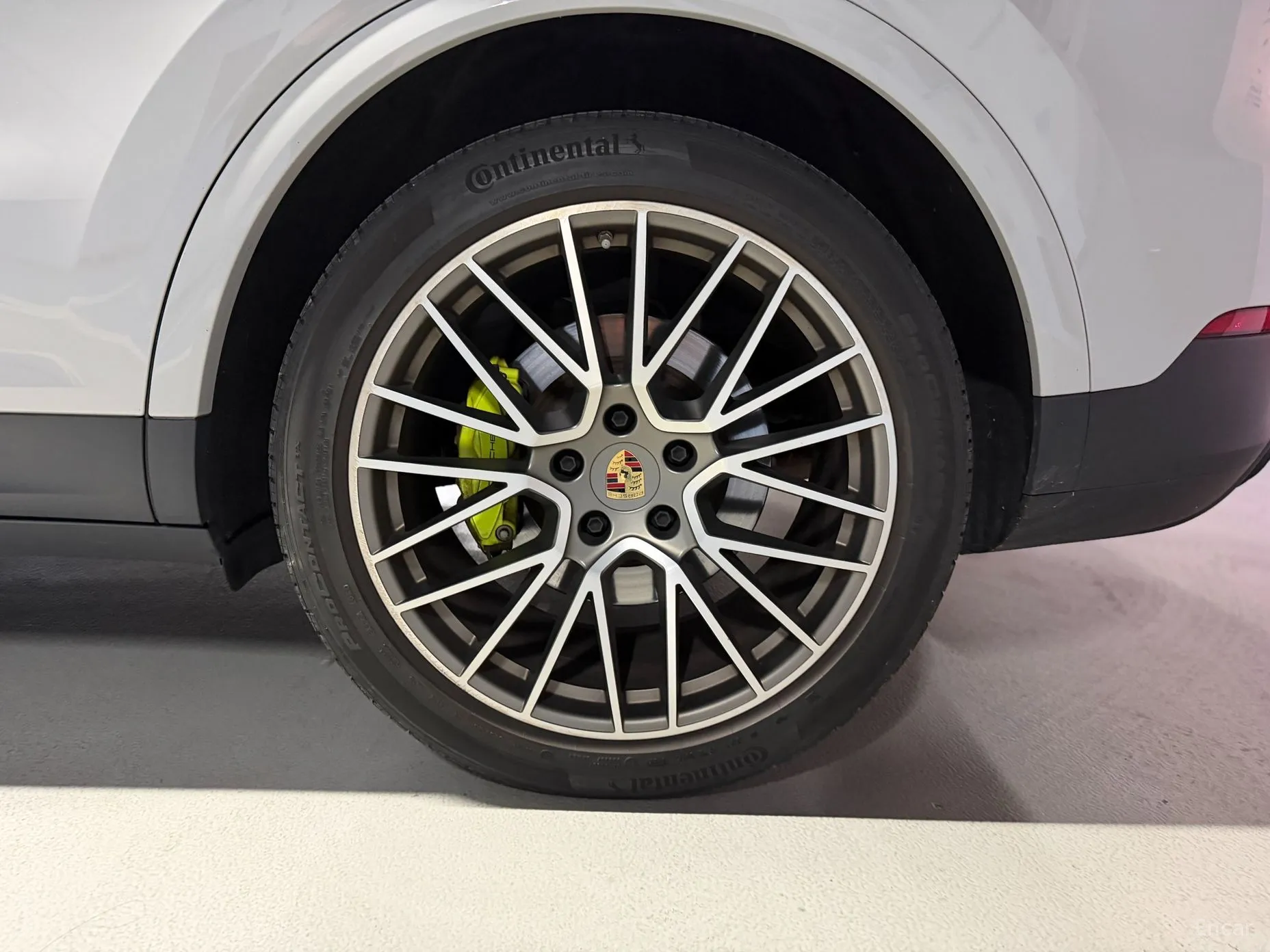 Porsche Cayenne (PO536) превью 5
