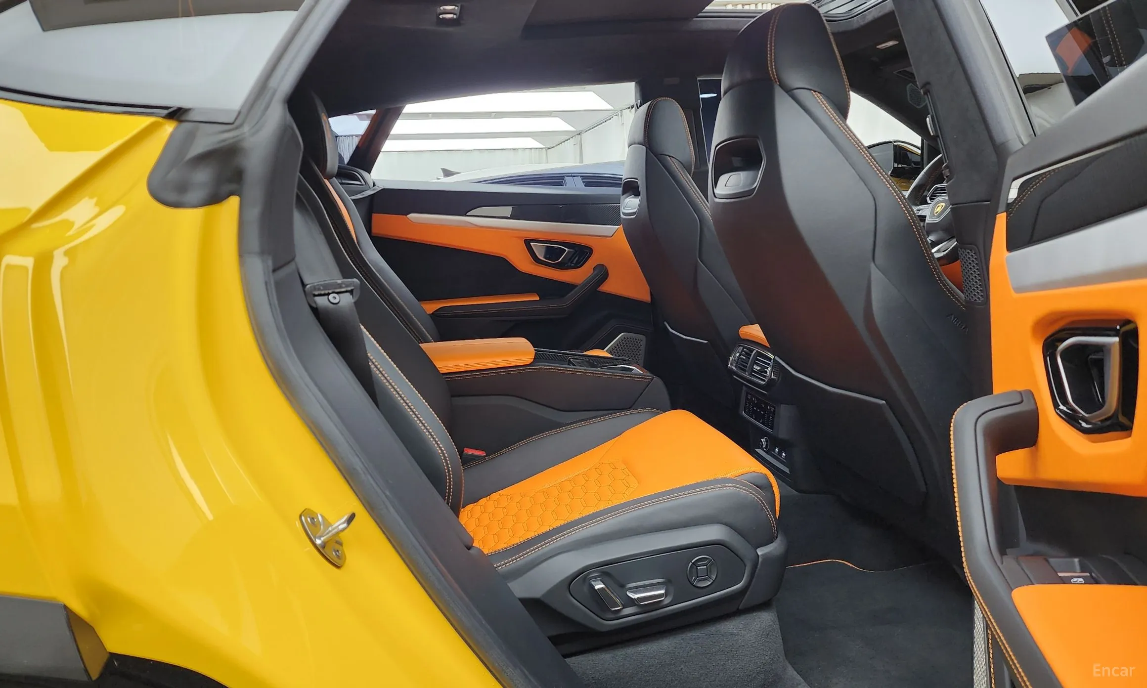 Lamborghini Urus превью 12