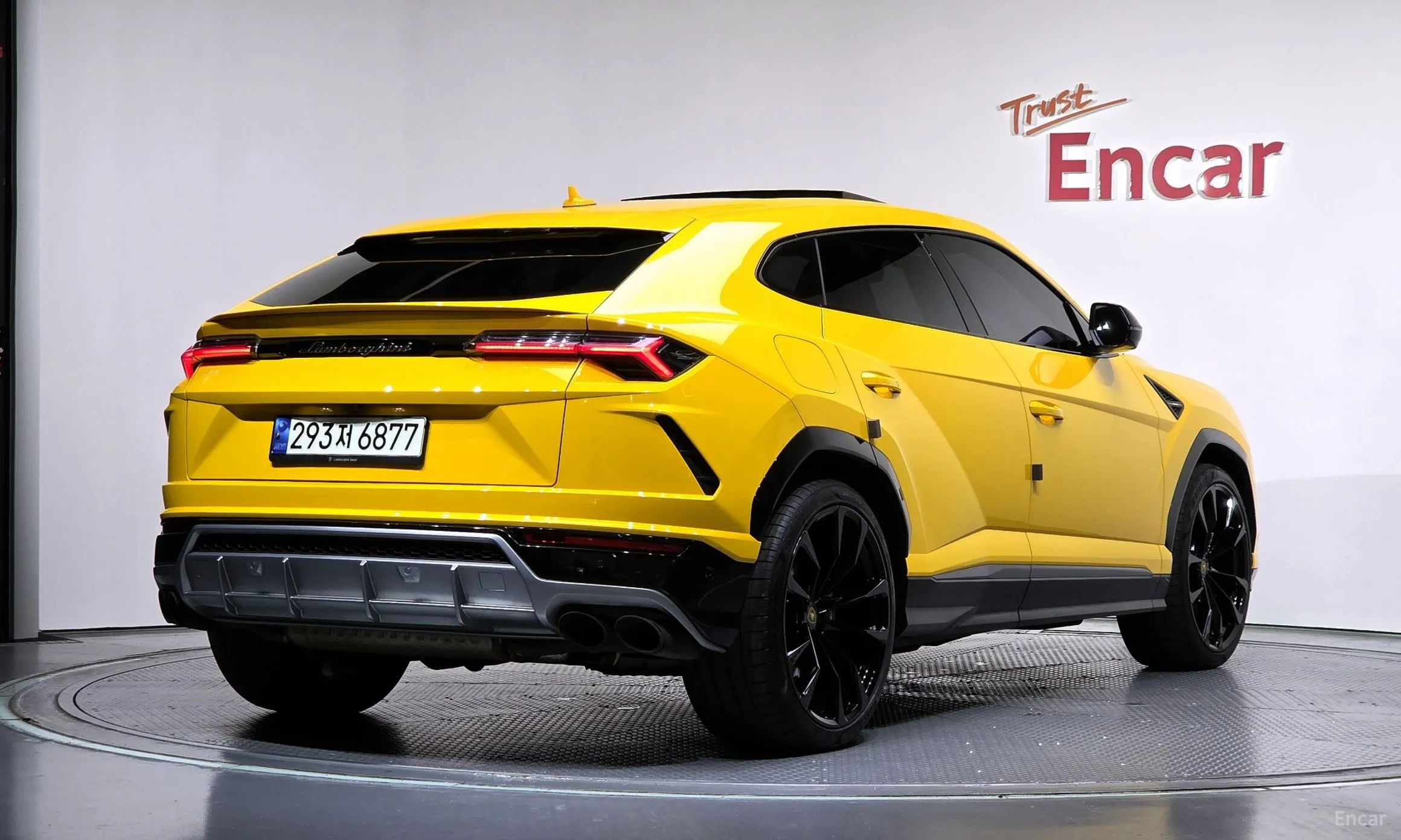 Lamborghini Urus превью 2