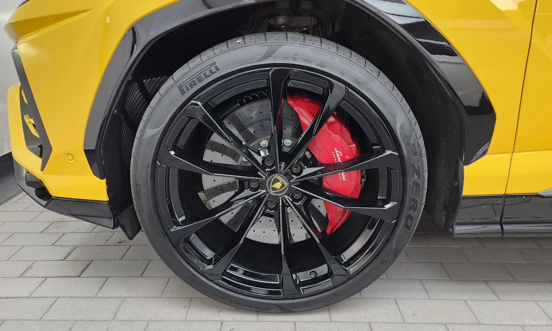 Lamborghini Urus превью 5