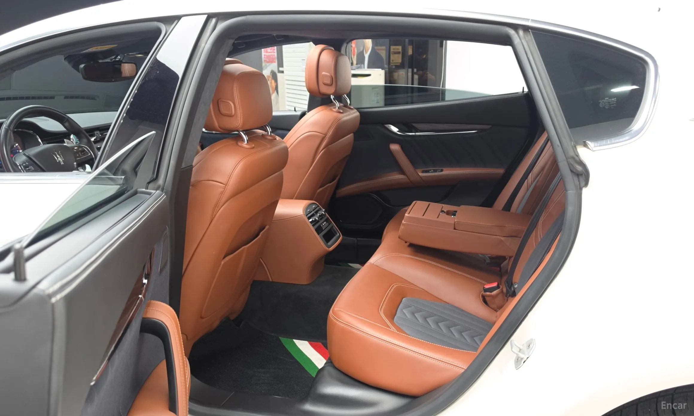 Maserati Quattroporte превью 11