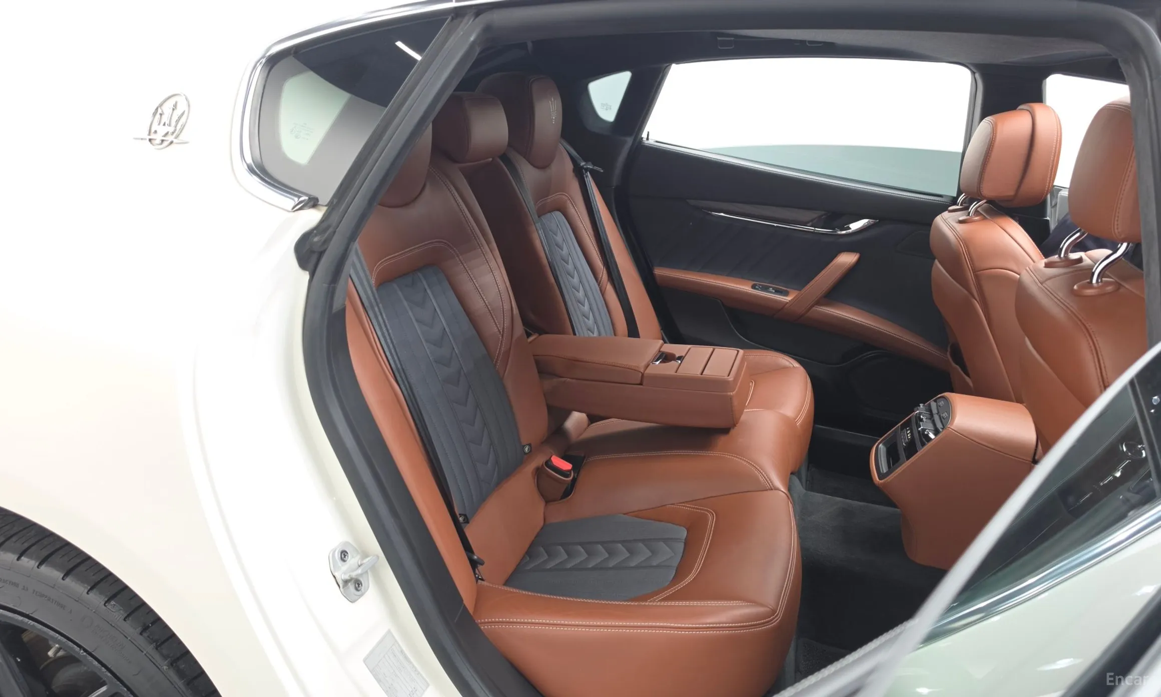 Maserati Quattroporte превью 12