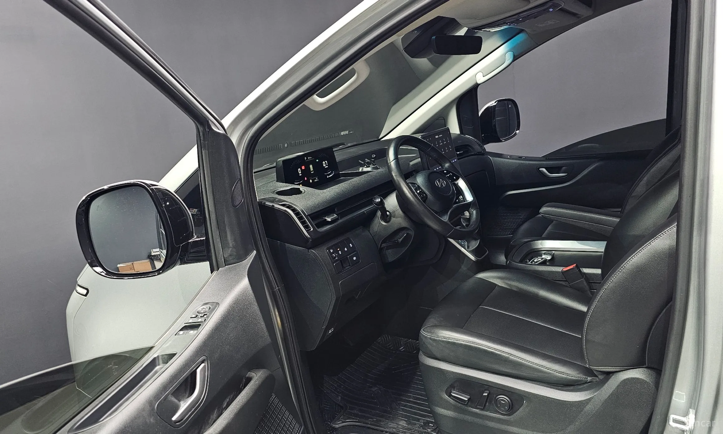 Hyundai Staria превью 10