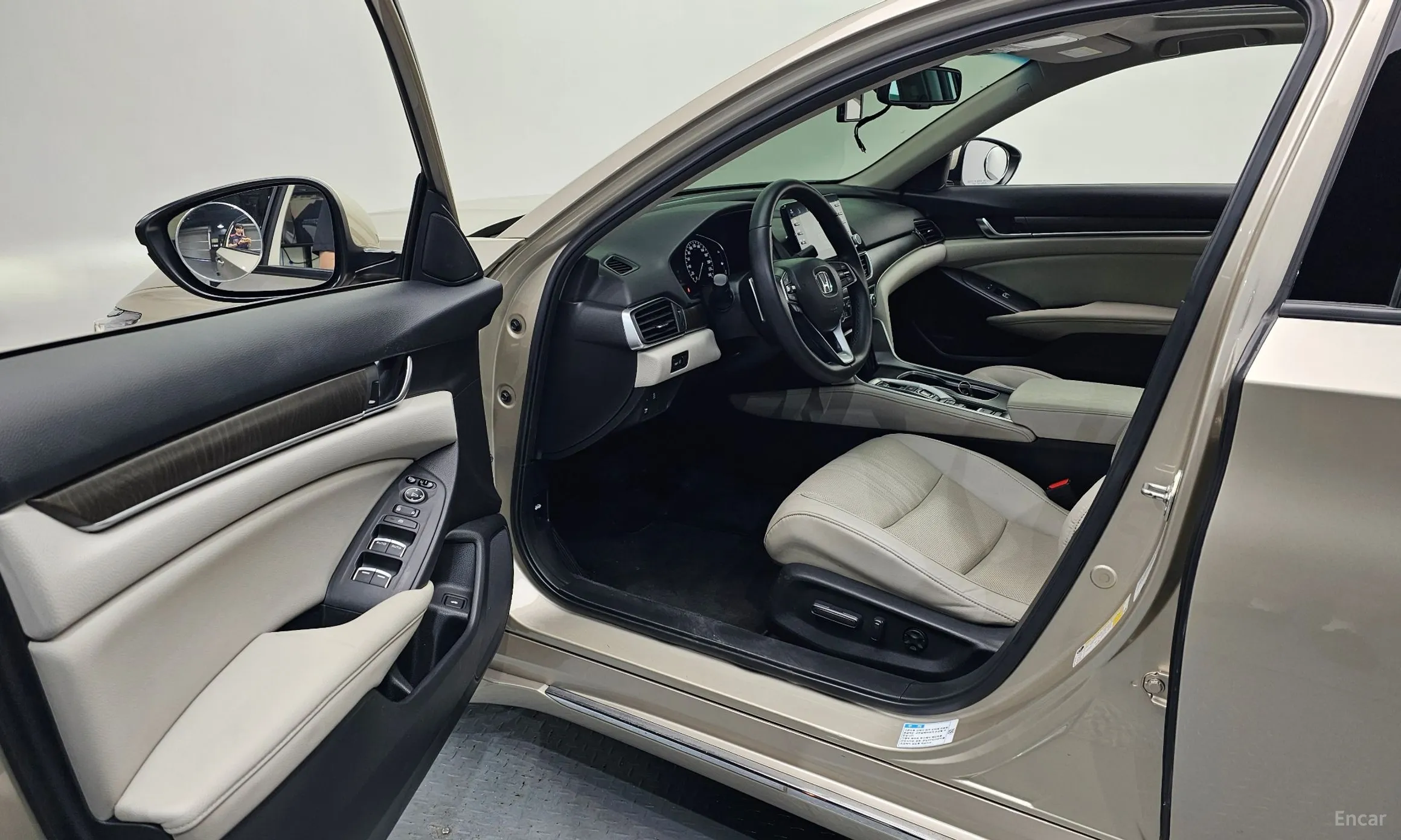 Honda Accord 10th Generation превью 10