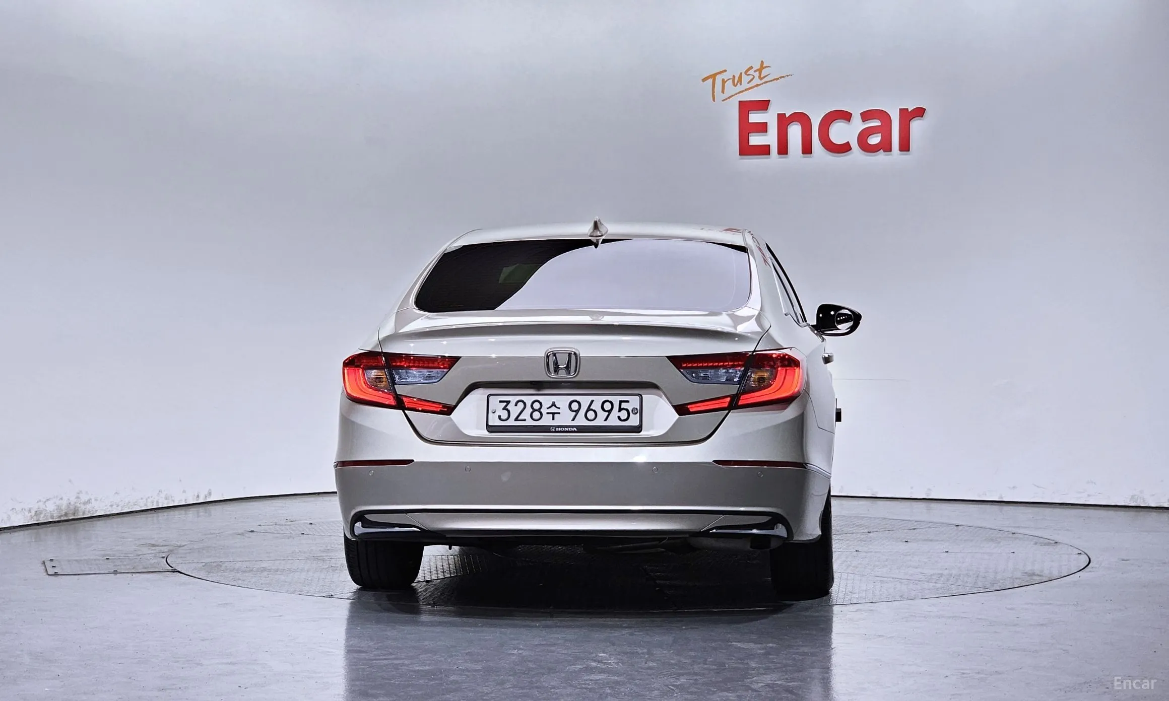 Honda Accord 10th Generation превью 4