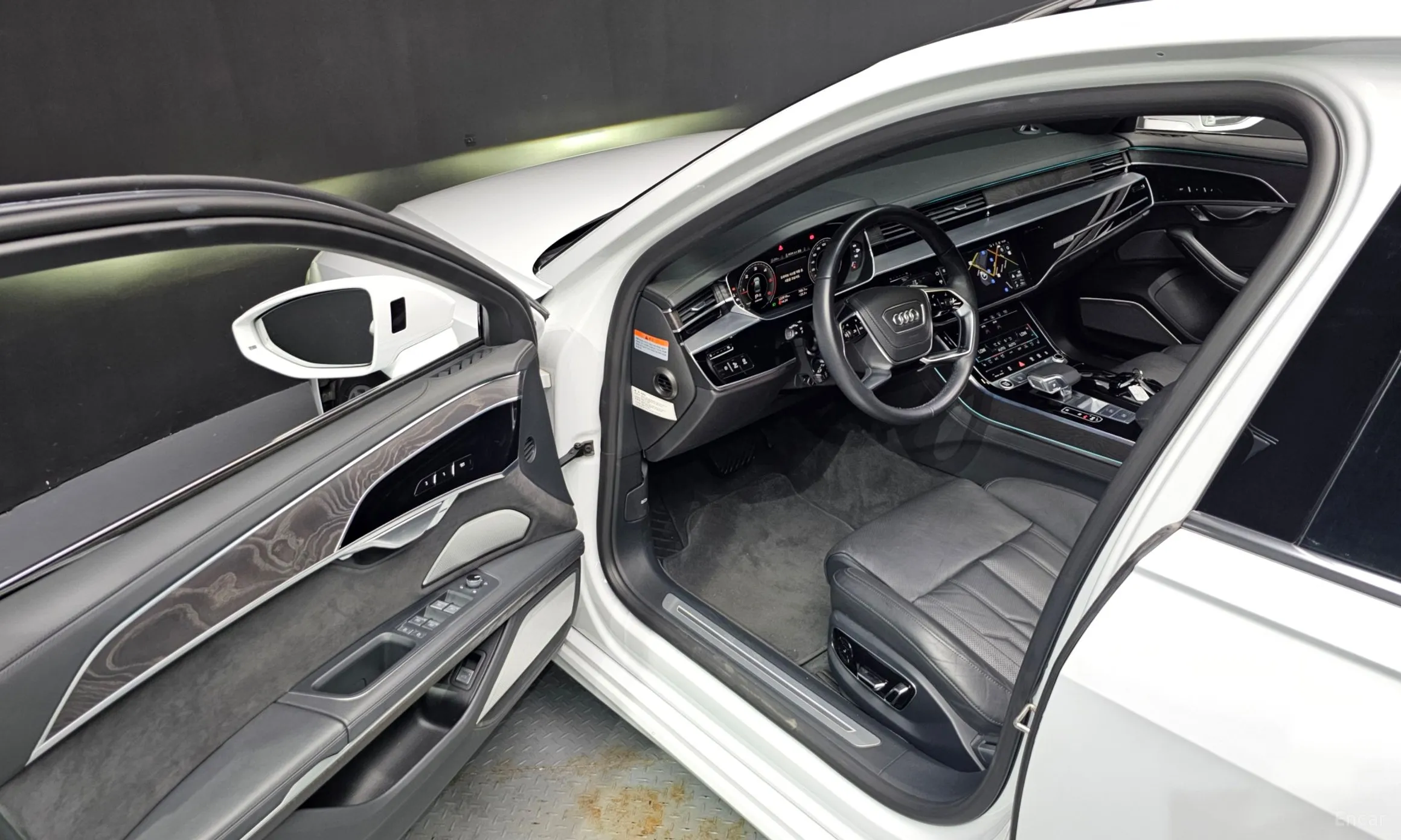 Audi A8 (D5) превью 10