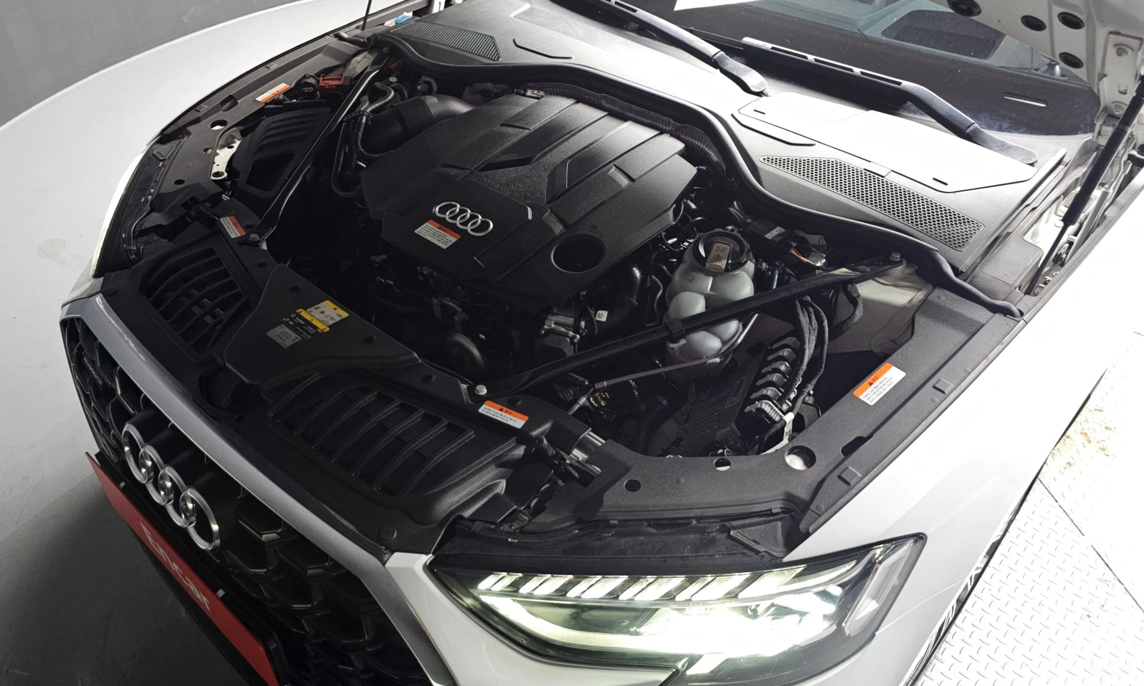 Audi A8 (D5) превью 6