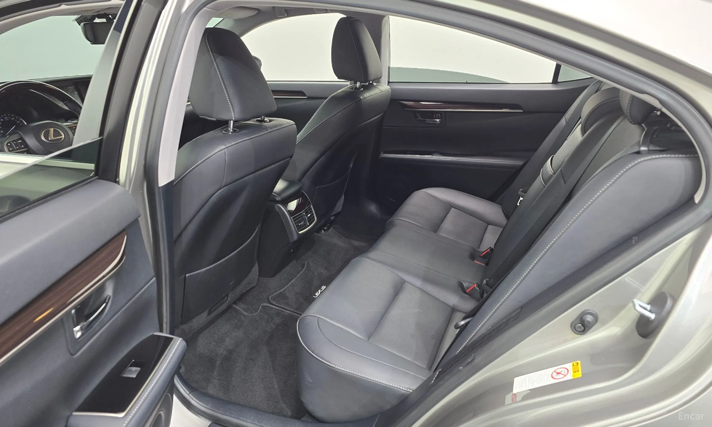Lexus New ES300h превью 11