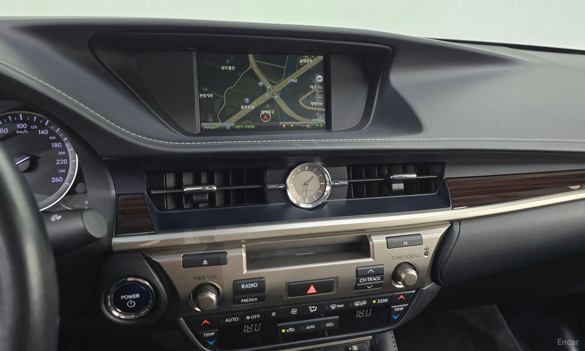Lexus New ES300h превью 12