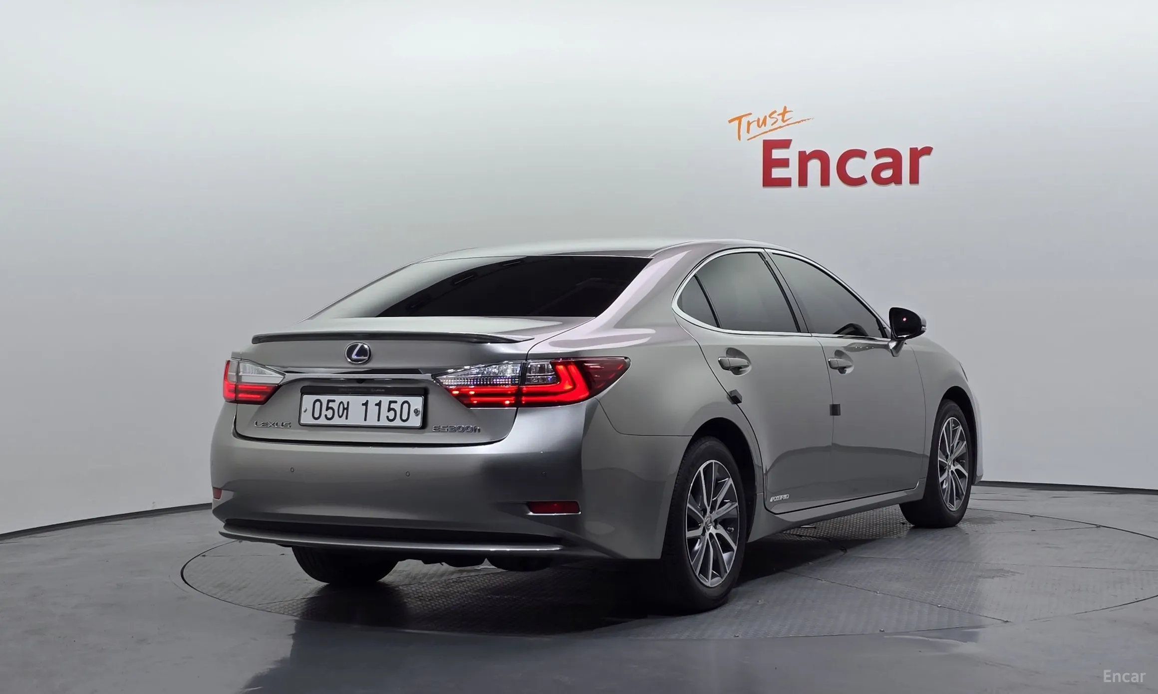 Lexus New ES300h превью 2