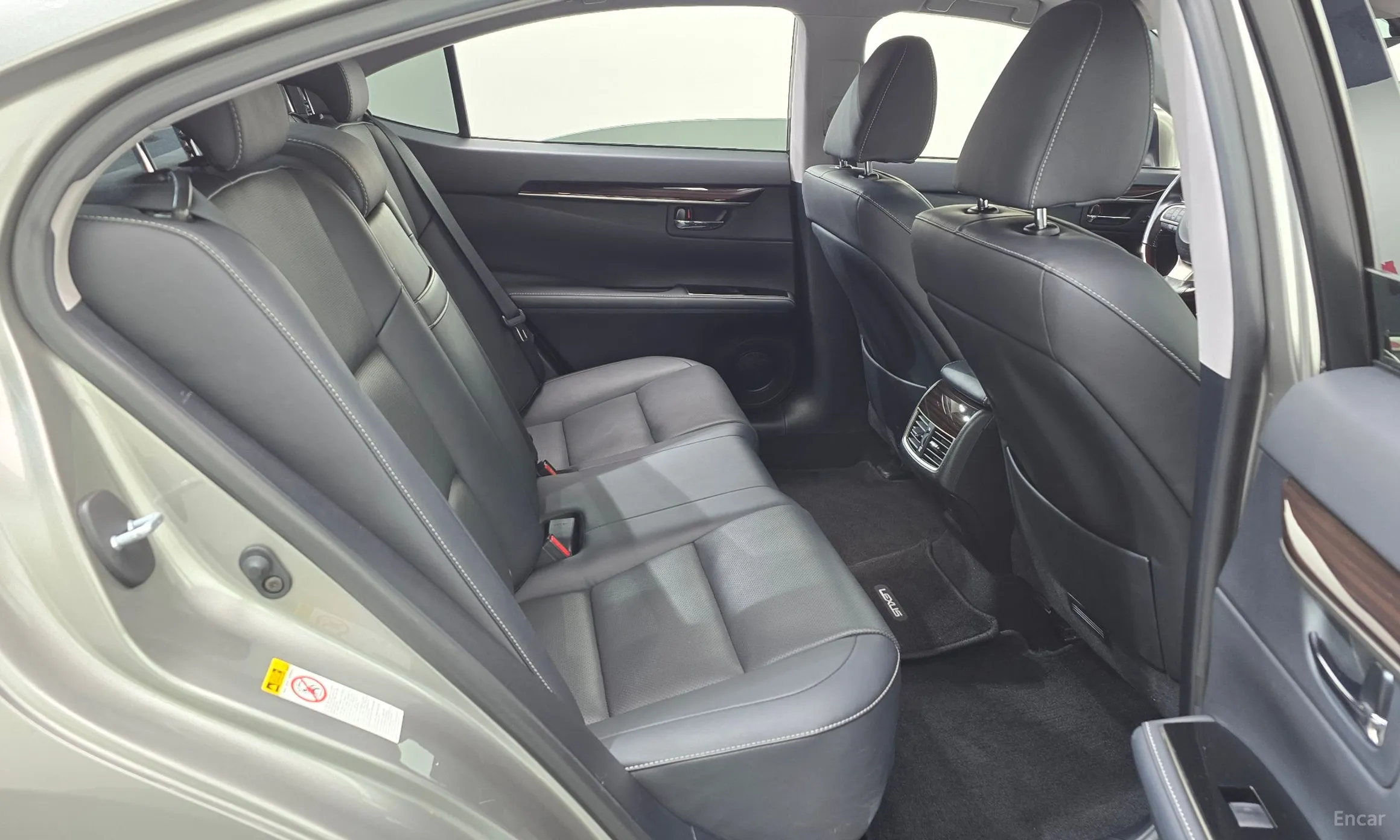 Lexus New ES300h превью 20
