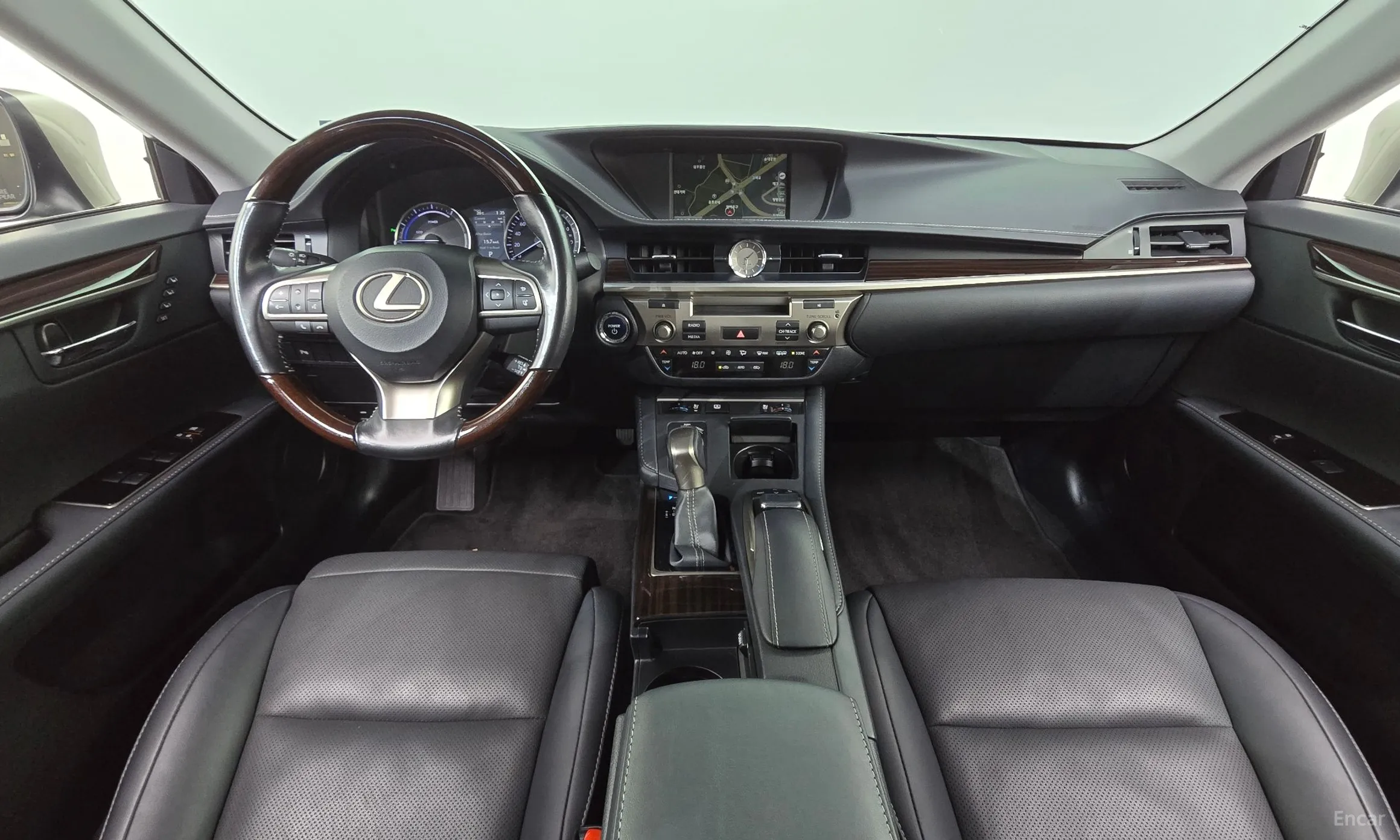 Lexus New ES300h превью 7