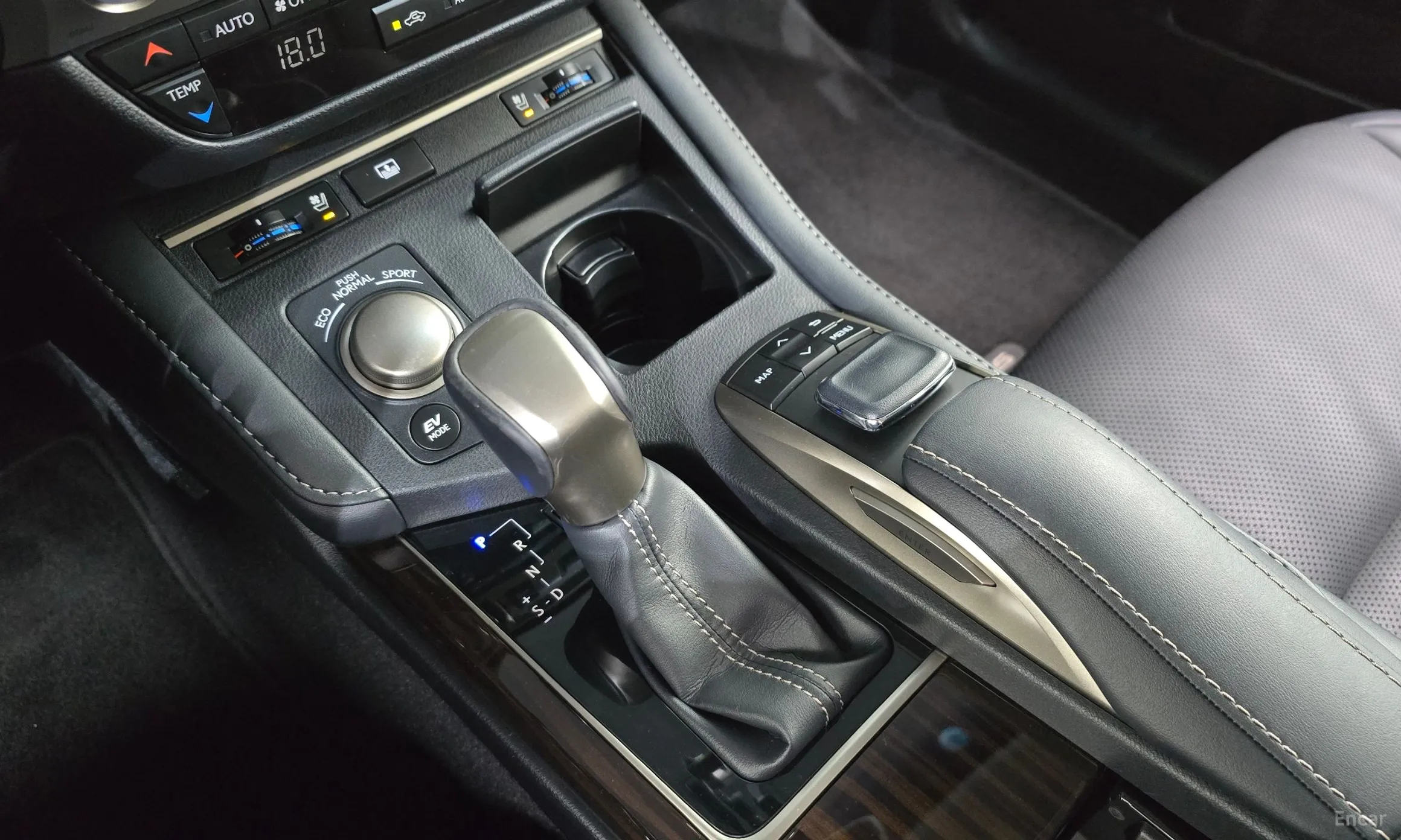 Lexus New ES300h превью 9