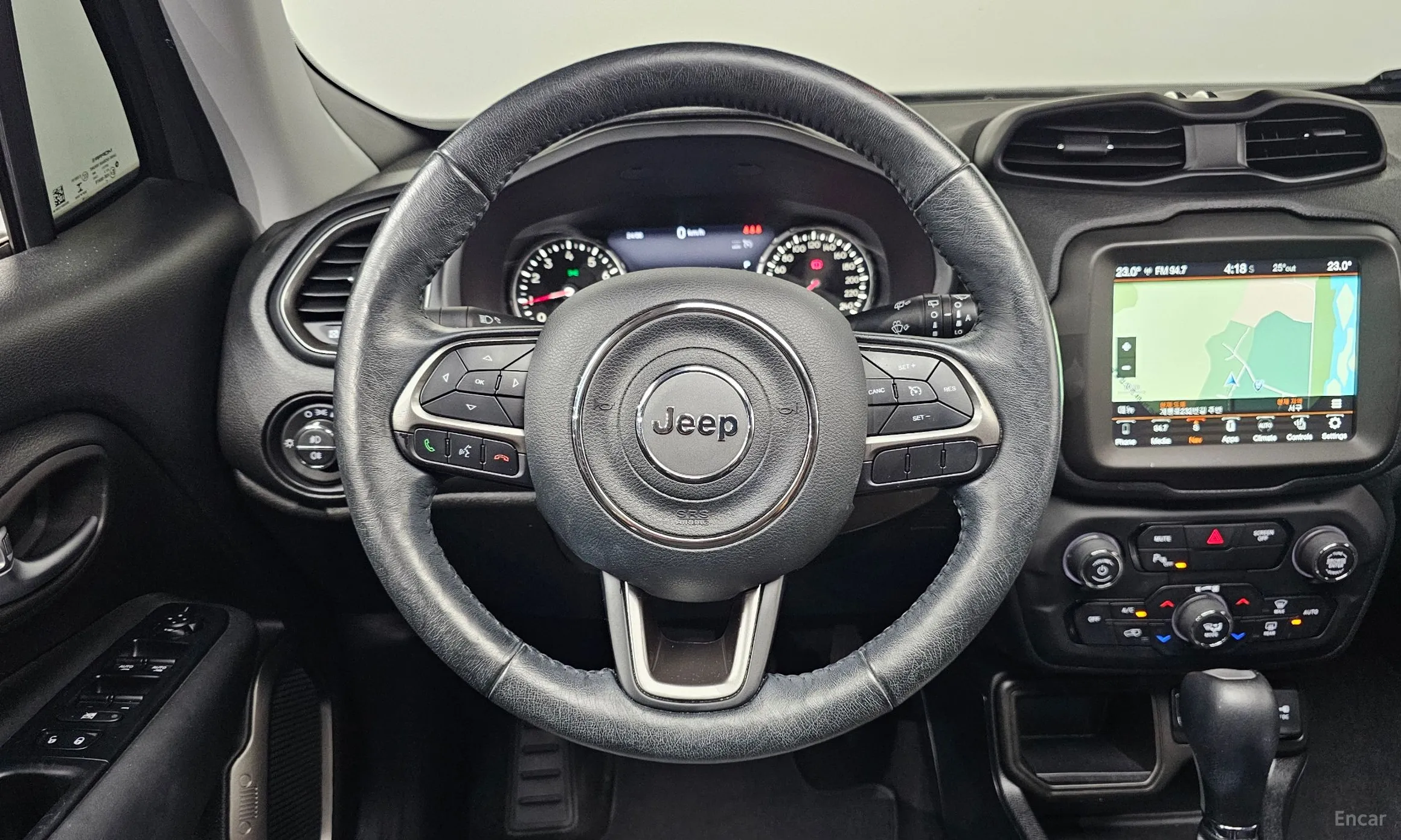 Jeep Renegade превью 14