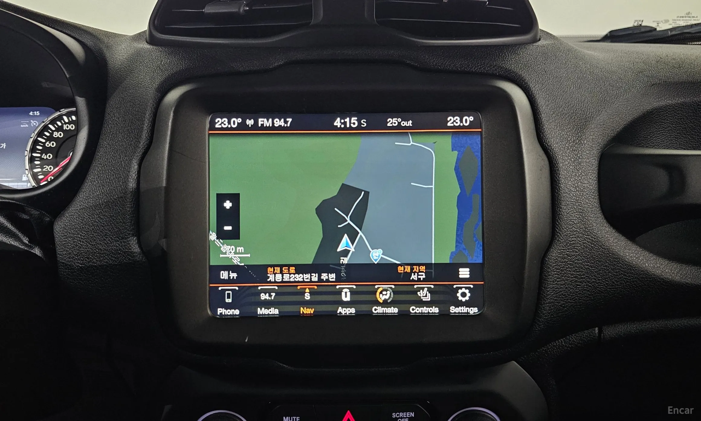 Jeep Renegade превью 15