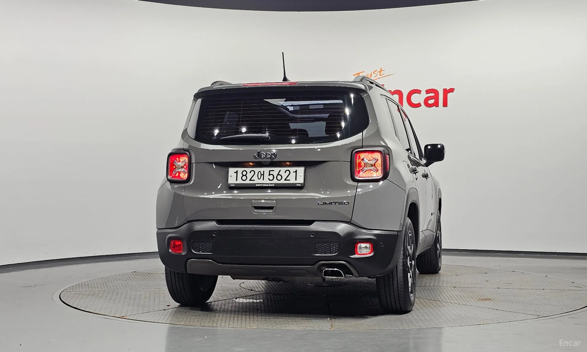 Jeep Renegade превью 4