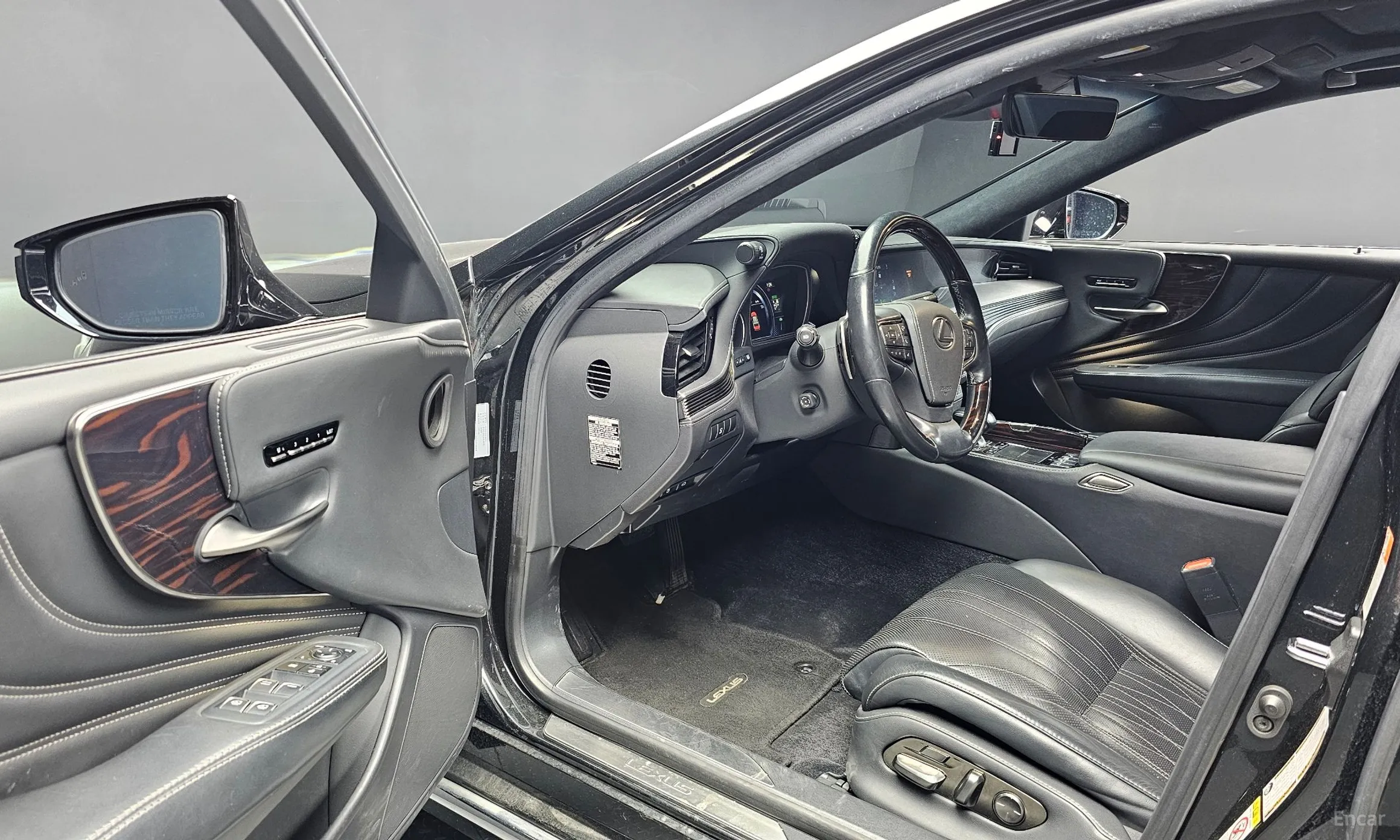 Lexus LS500h Gen 5 превью 10