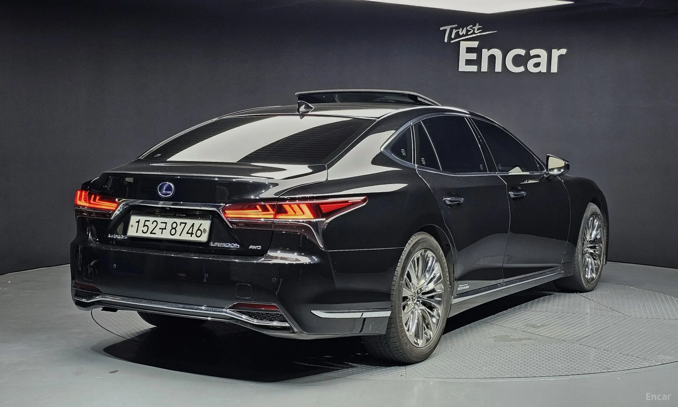 Lexus LS500h Gen 5
