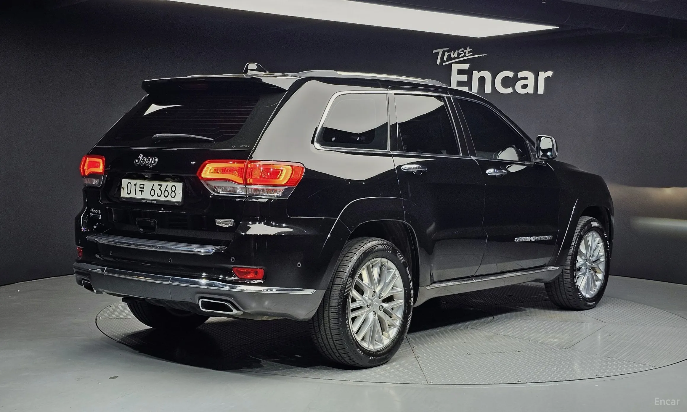 Jeep Grand Cherokee превью 2