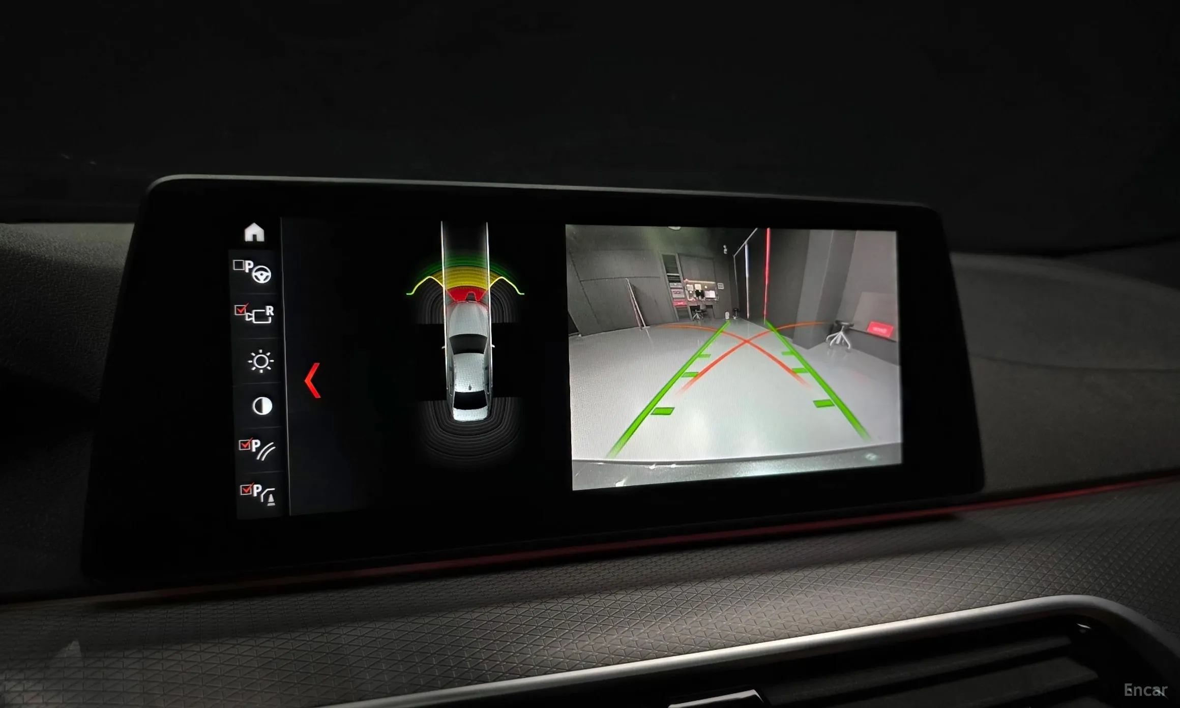 BMW 5 Series (G30) превью 15