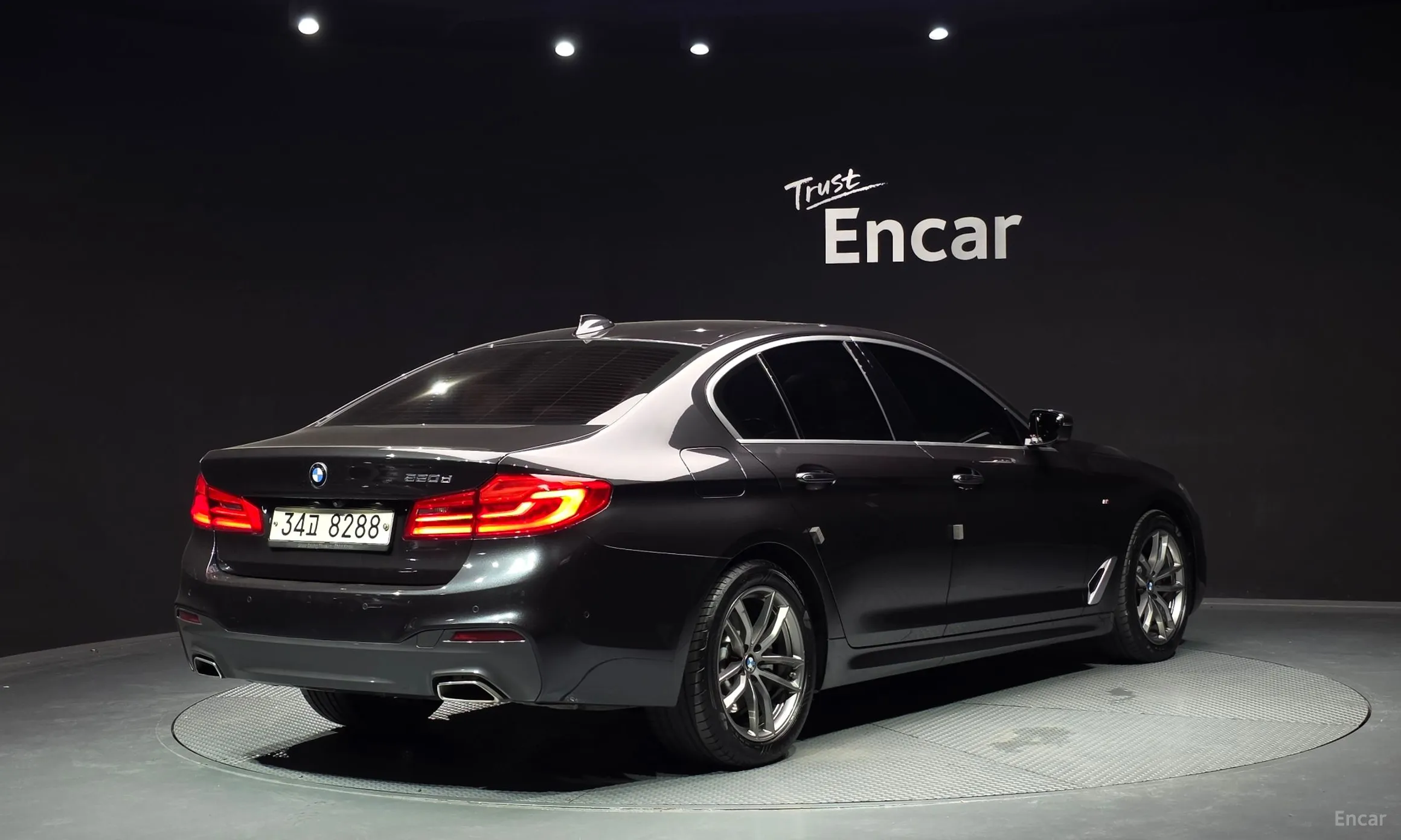 BMW 5 Series (G30) превью 2