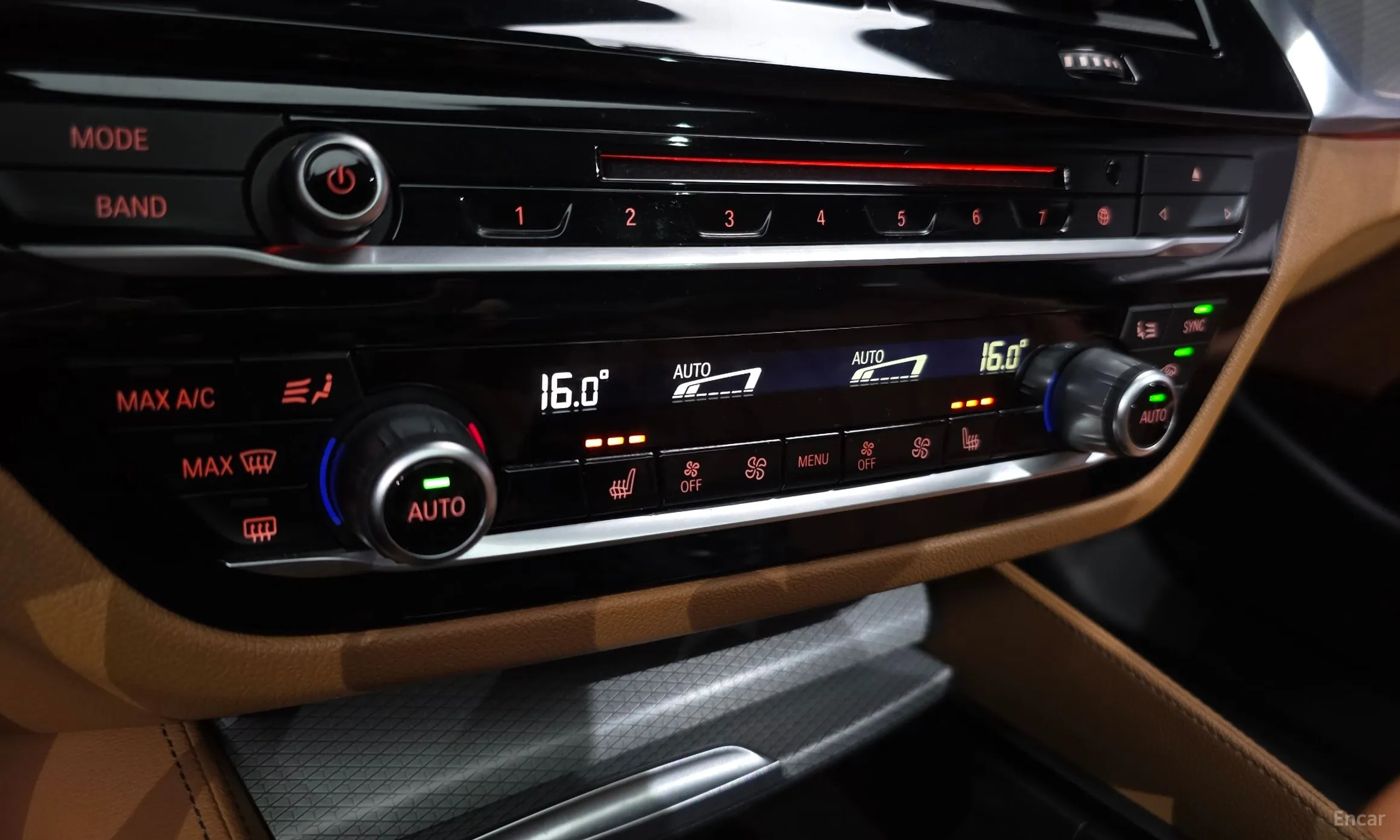 BMW 5 Series (G30) превью 16