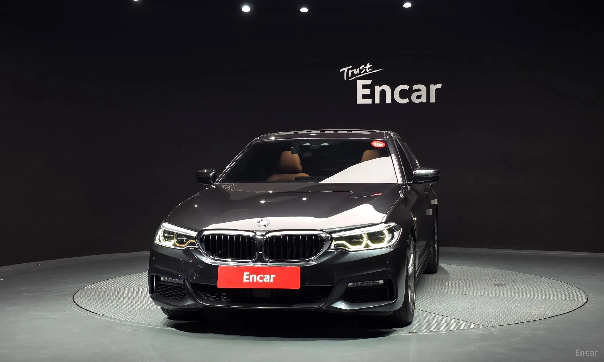 BMW 5 Series (G30) превью 3