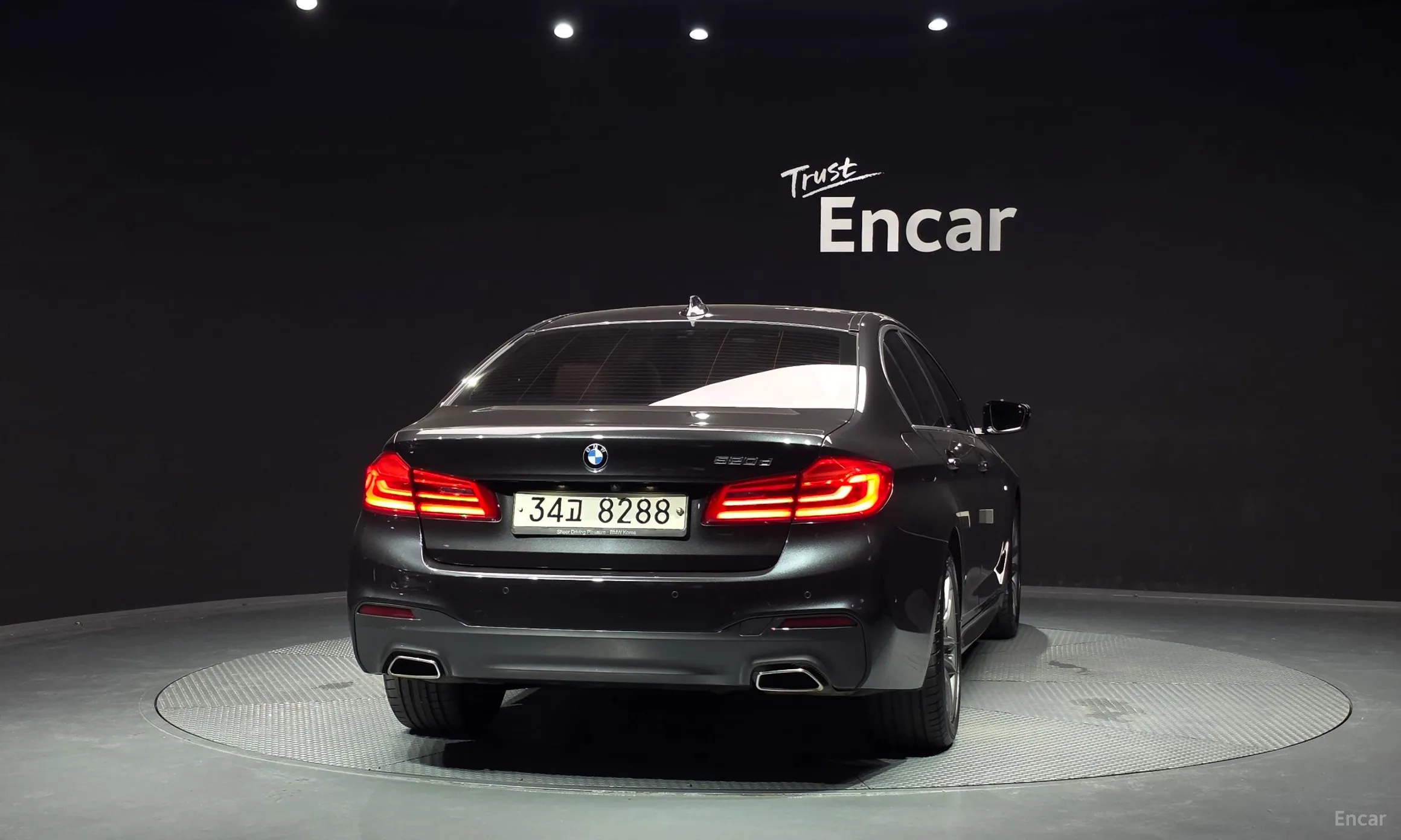 BMW 5 Series (G30) превью 4