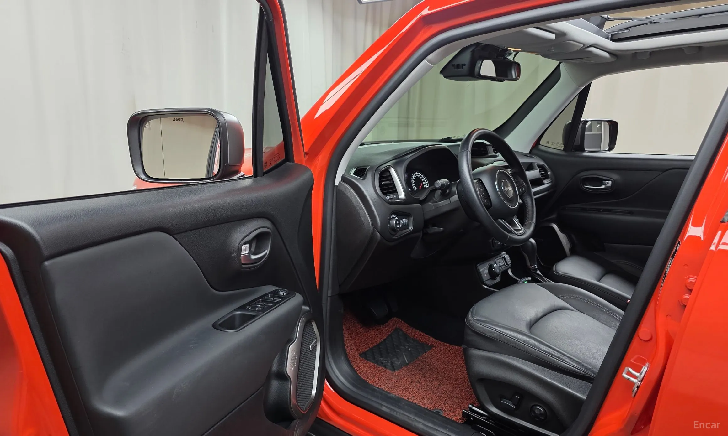 Jeep Renegade превью 10