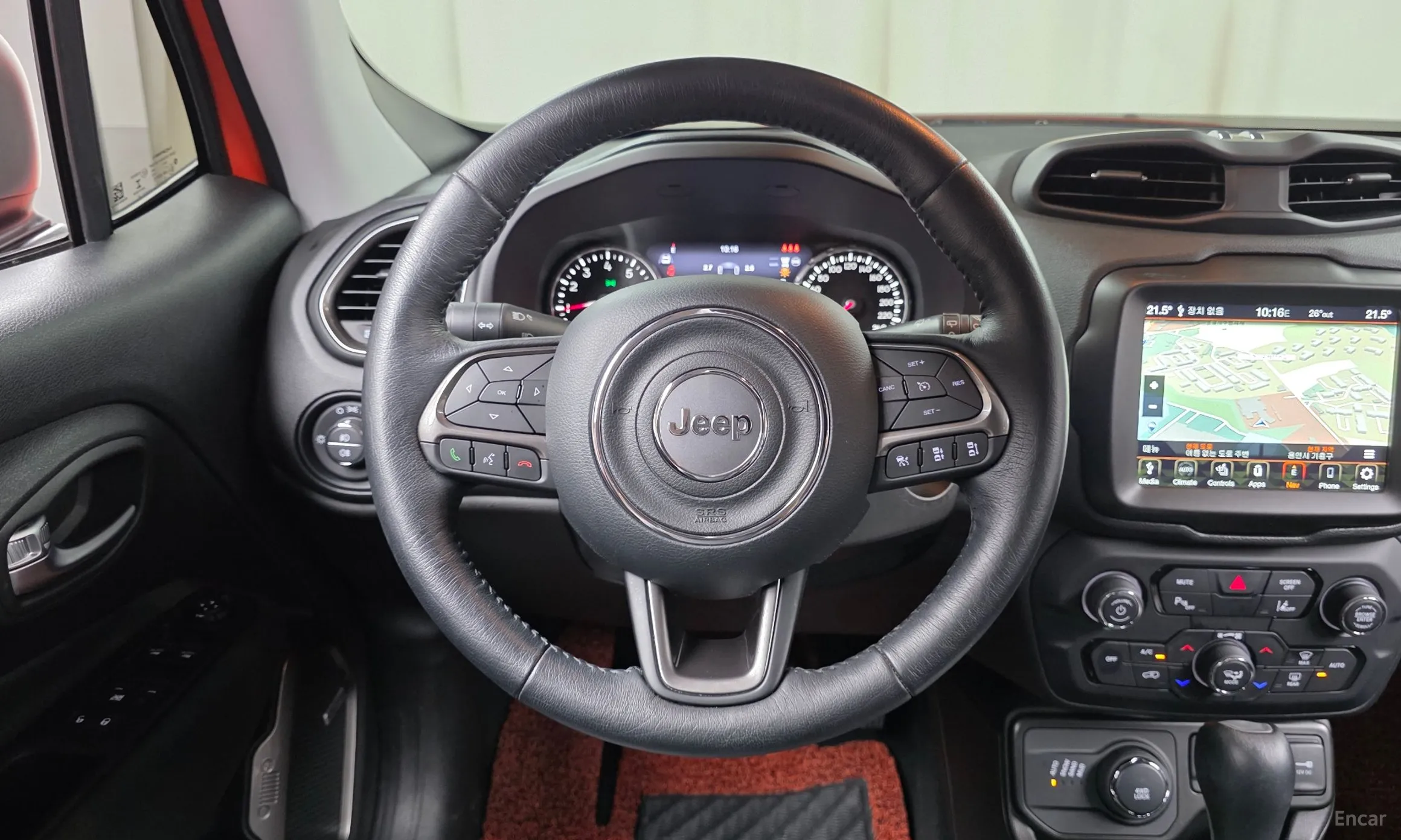 Jeep Renegade превью 12