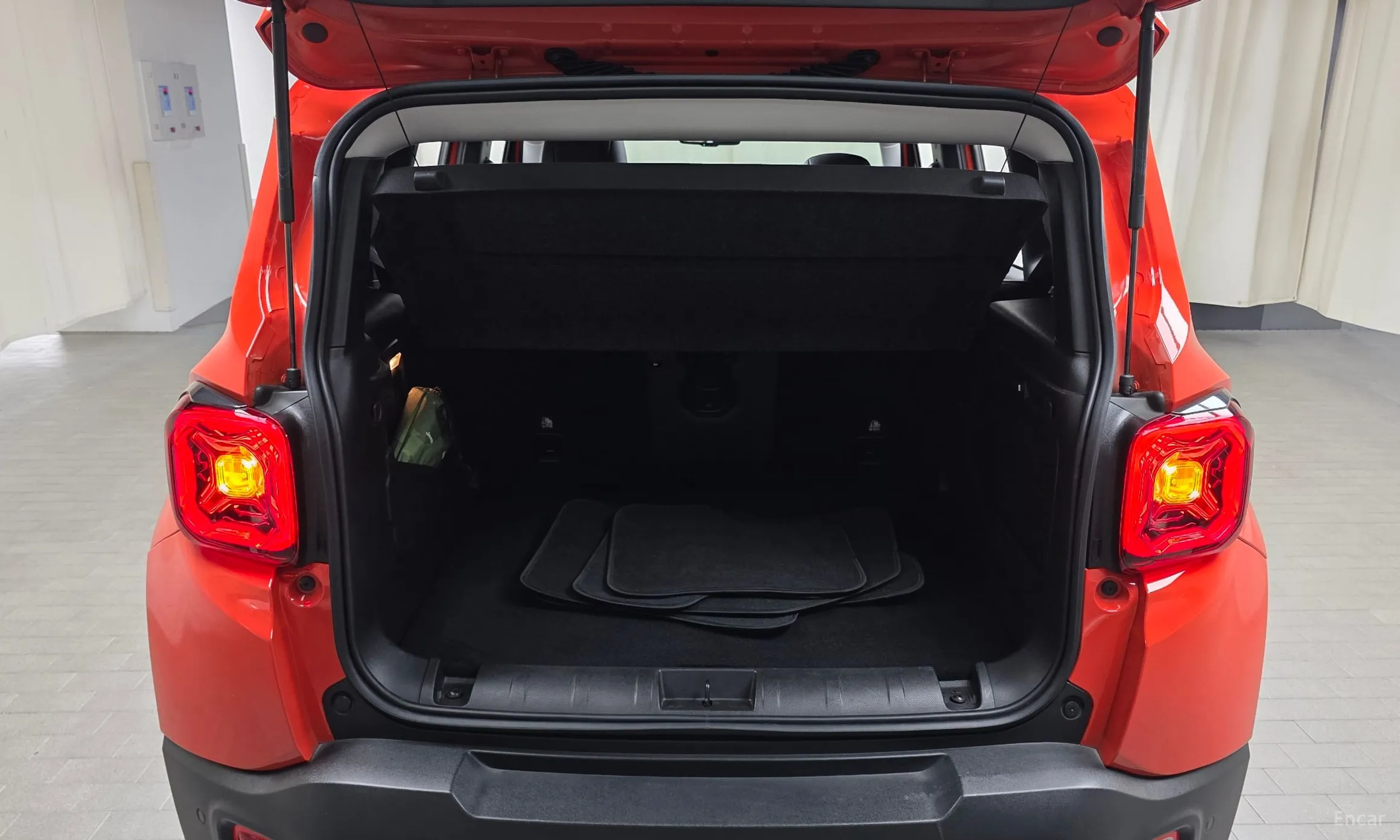 Jeep Renegade превью 15