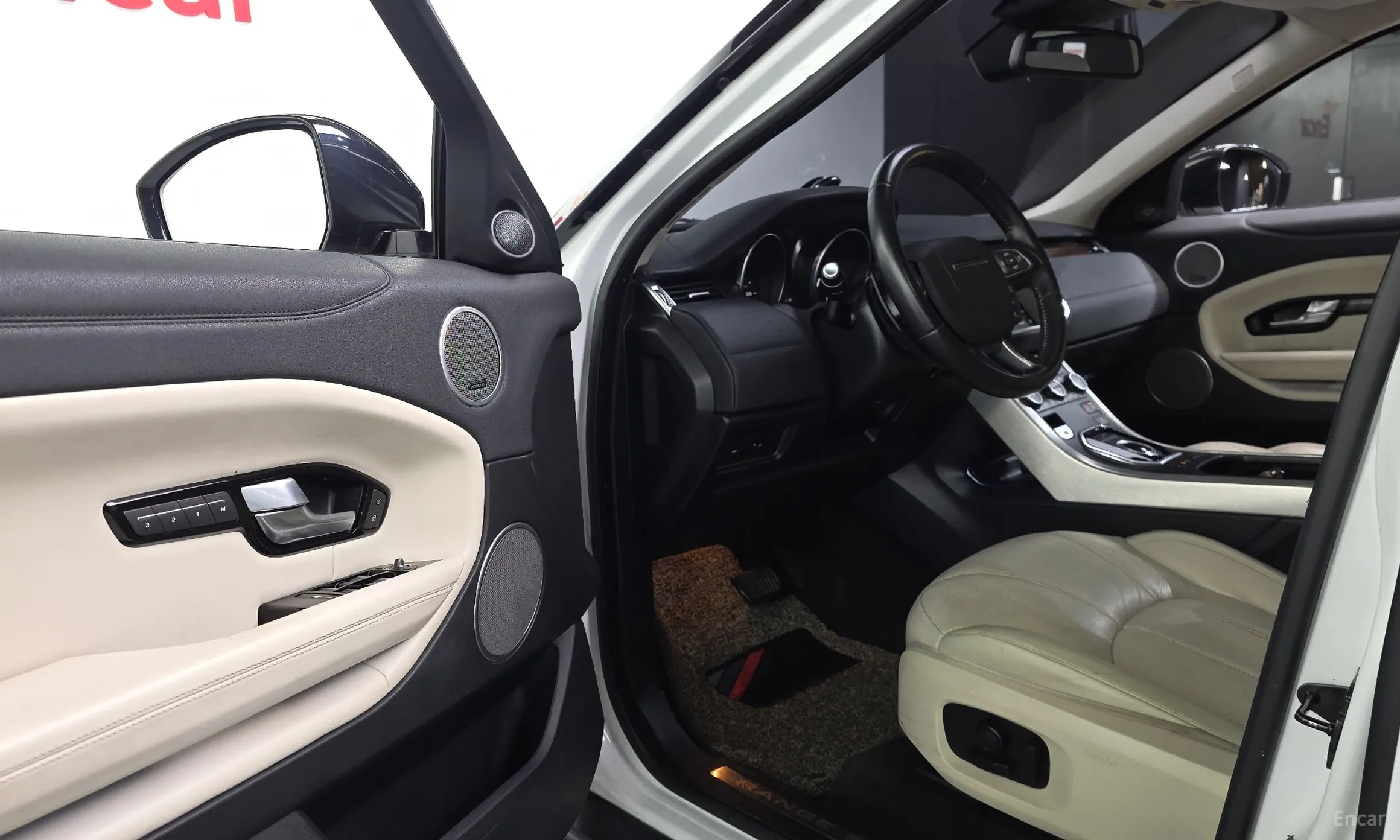 Land Rover Range Rover Evoque превью 10