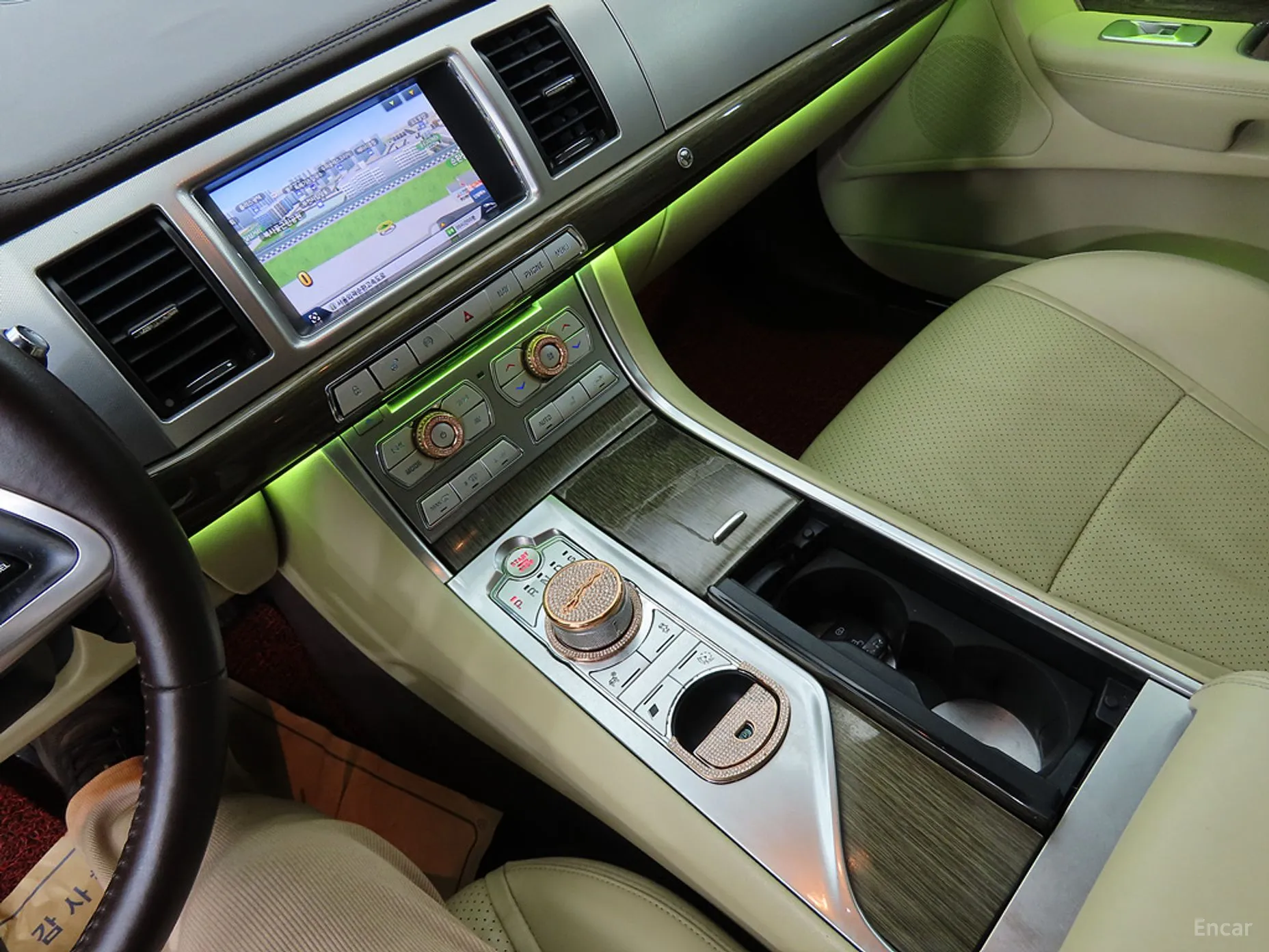 Jaguar New XF превью 10