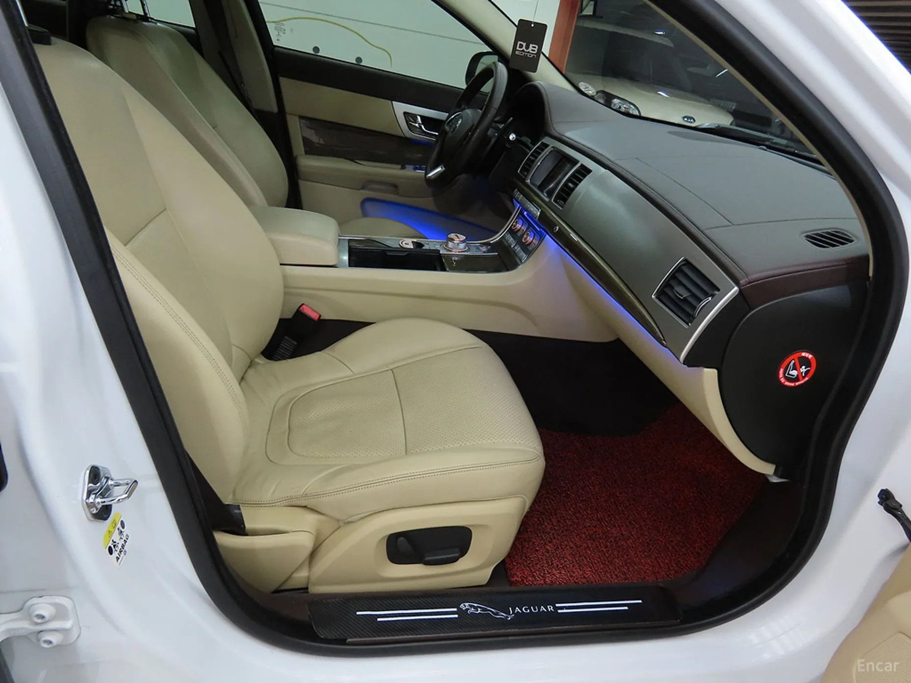 Jaguar New XF превью 16