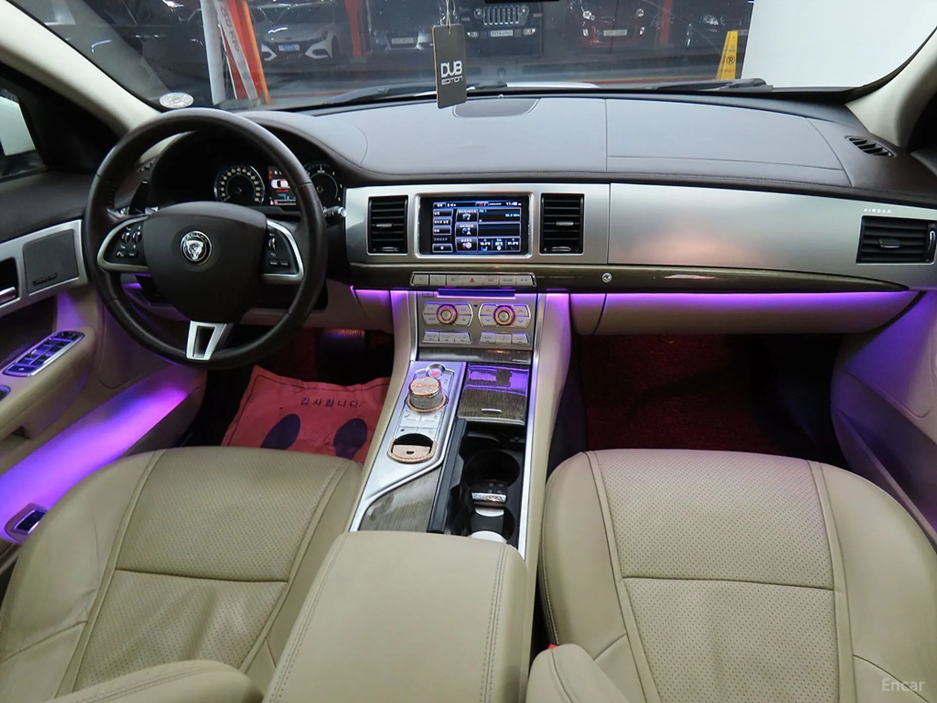 Jaguar New XF превью 5