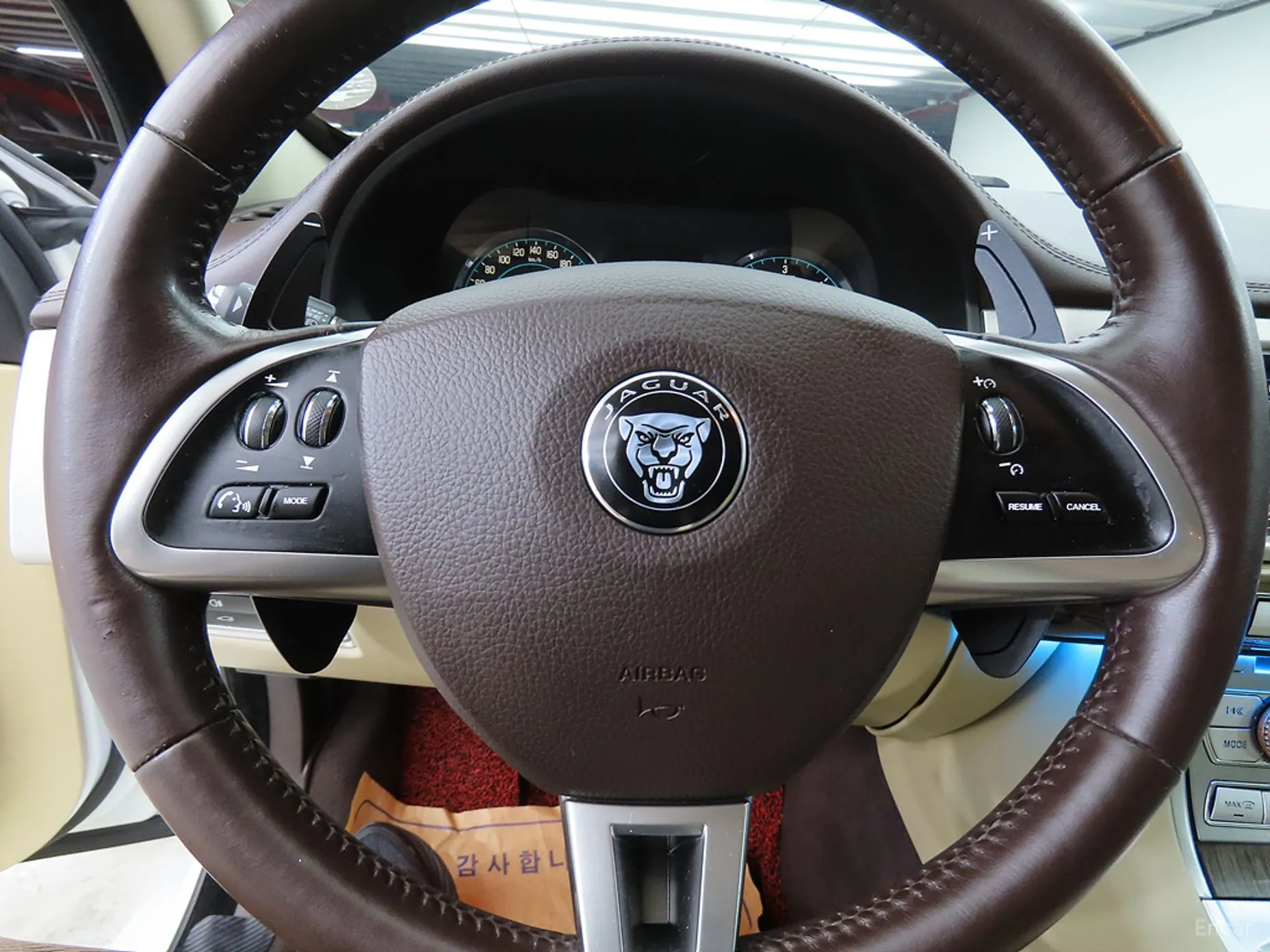 Jaguar New XF превью 9