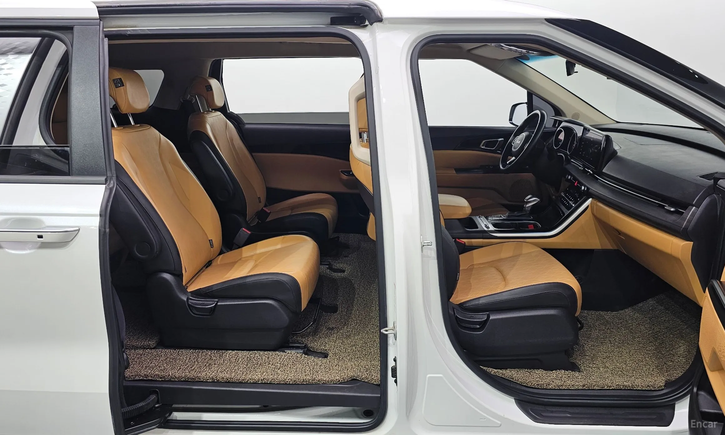 Kia Carnival Gen 4 превью 16
