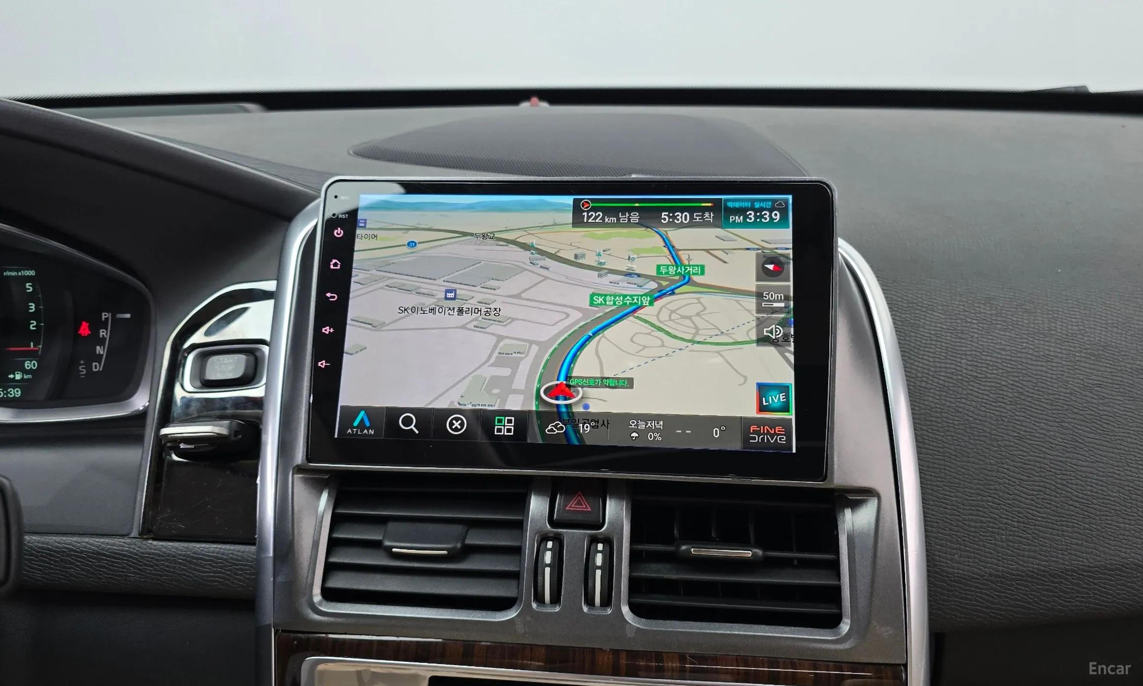 Volvo XC60 превью 14