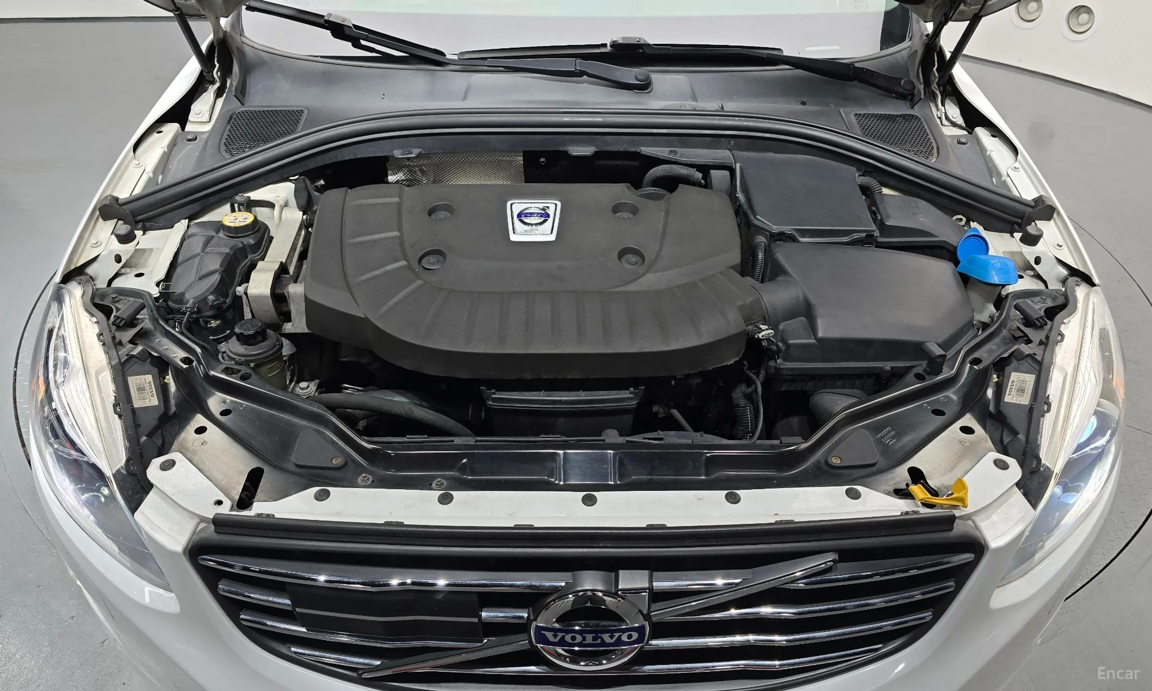 Volvo XC60 превью 6